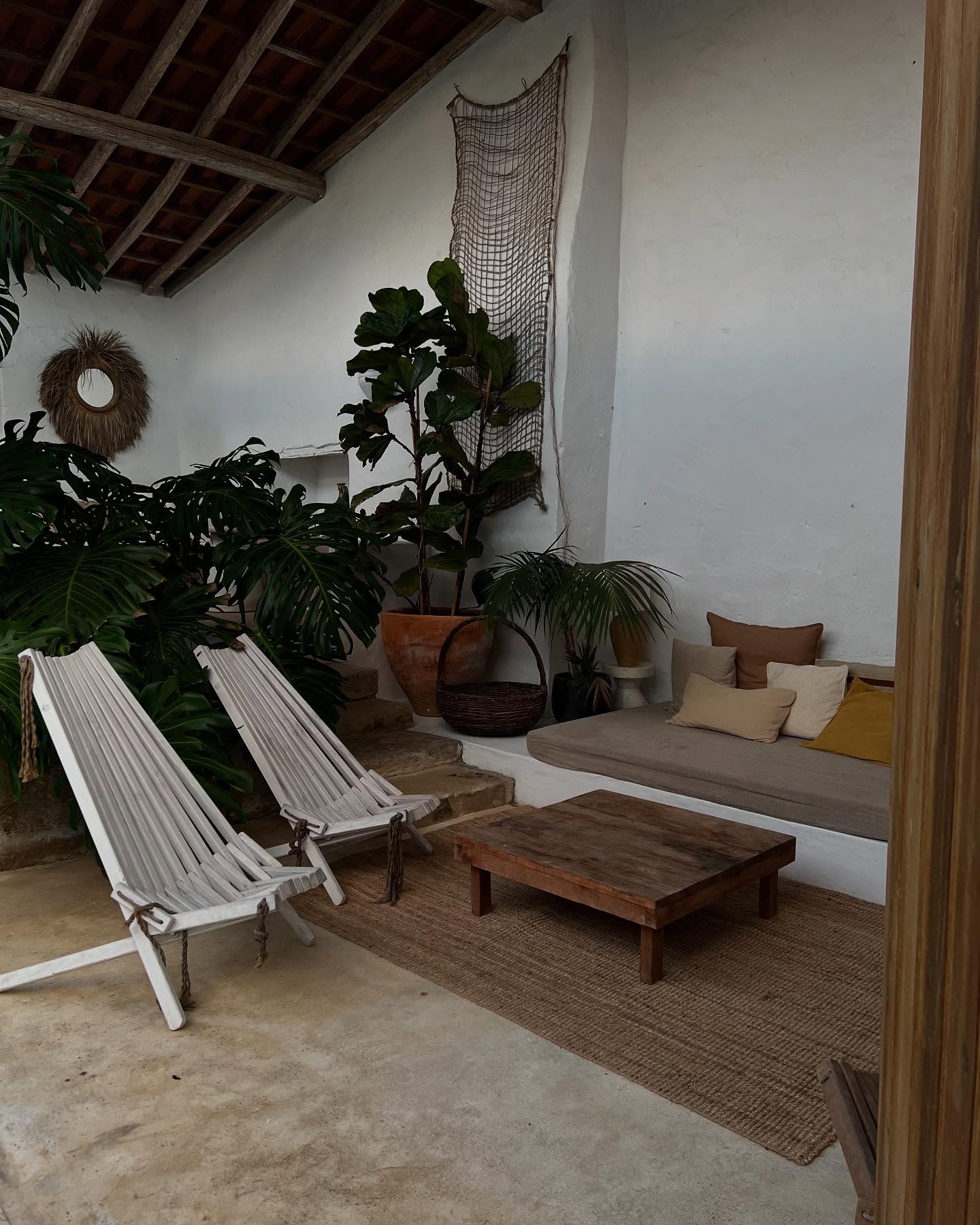 Summer is getting here 🌞
We still have some availability’s for this week 😘
#casatudobem #tudobem #guesthouses #portugal #spring #daysofsimpleandslow #lifeintheslowlane #baleal #obidos