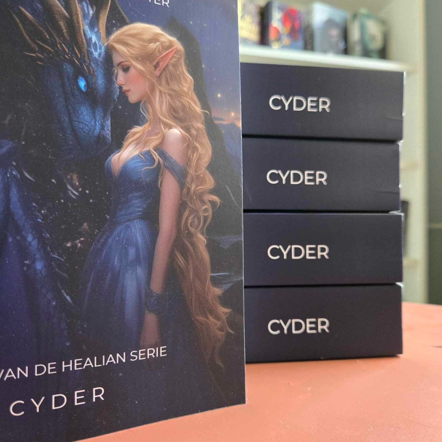 Aangezien ik tegen verspilling ben:
📚✨ Te koop: De paperback editie van "The Marked Souls in zwart-wit! We hebben 5 exemplaren beschikbaar, licht beschadigd aan spine en één met een kleine tikfout op de (Soules in plaats van Souls). Maar geen zorgen, ze zijn verder in perfecte staat!
Je kunt ze kopen voor €18,20 ipv €26!
Bij elk boek je een mooie bladwijzer, een landkaart van Healian 2 stickers. En goed nieuws, in juni is de verzending gratis bij bestellingen vanaf €25! 🛒 Klik op de link in mijn bio om jouw exemplaar te scoren!