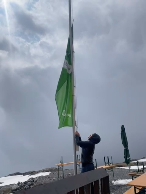 Wir haben geöffnet!
Tagesbetrieb bis 18.06 außer 11.+12.06
-> da haben wir große Lebensmittel Eindeckung
Wir freuen uns auf euch!