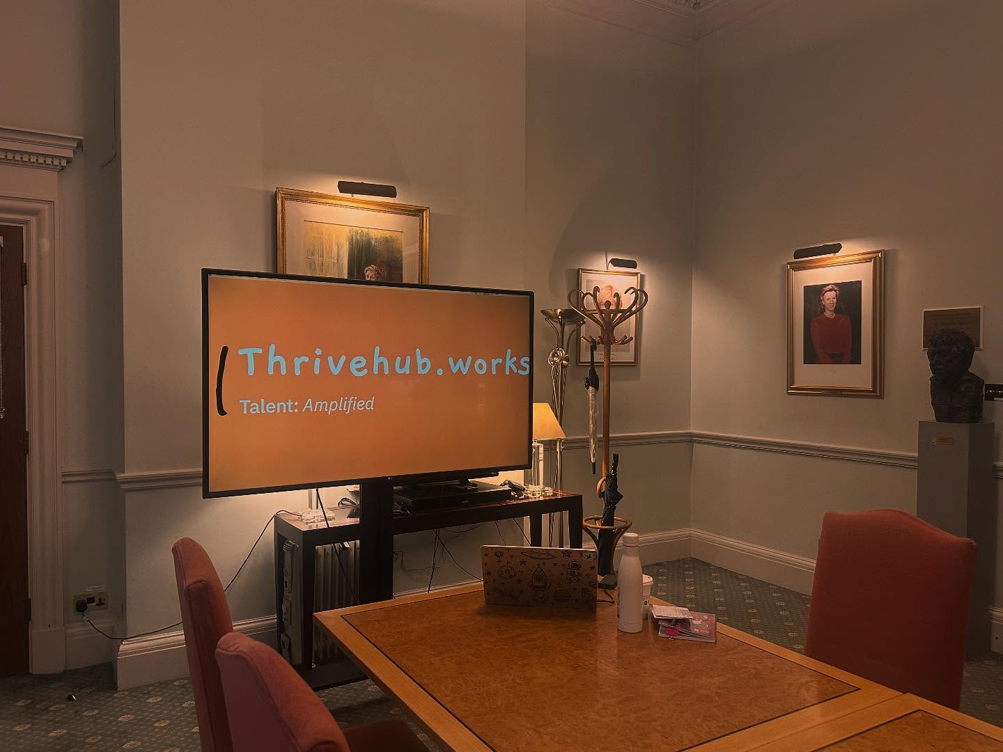 A great setting for @thrivehub.works’ first hiring training session at @royalacademyofmusic.
An insightful session for everyone involved—challenging assumptions and focusing on hiring the right way. After all, it’s people who make teams successful. 👍🎶