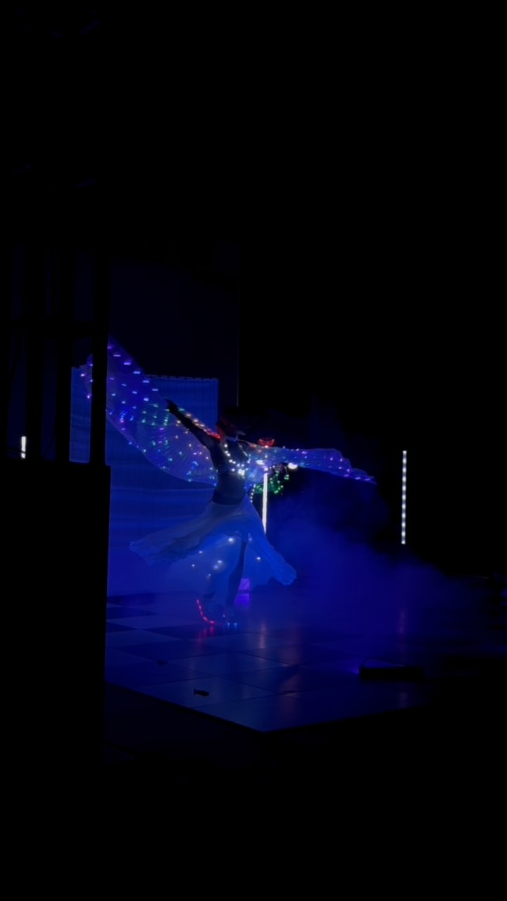 When the night falls, the lights rise — a hypnotic dance of color and rhythm that turns darkness into pure magic.✨🕺💡
#LEDShow #NightMagic
#Vibes #virginia_family_resort #rhodes #greece #resort #hotel #familyresort #shownight #virginiafamilyresort