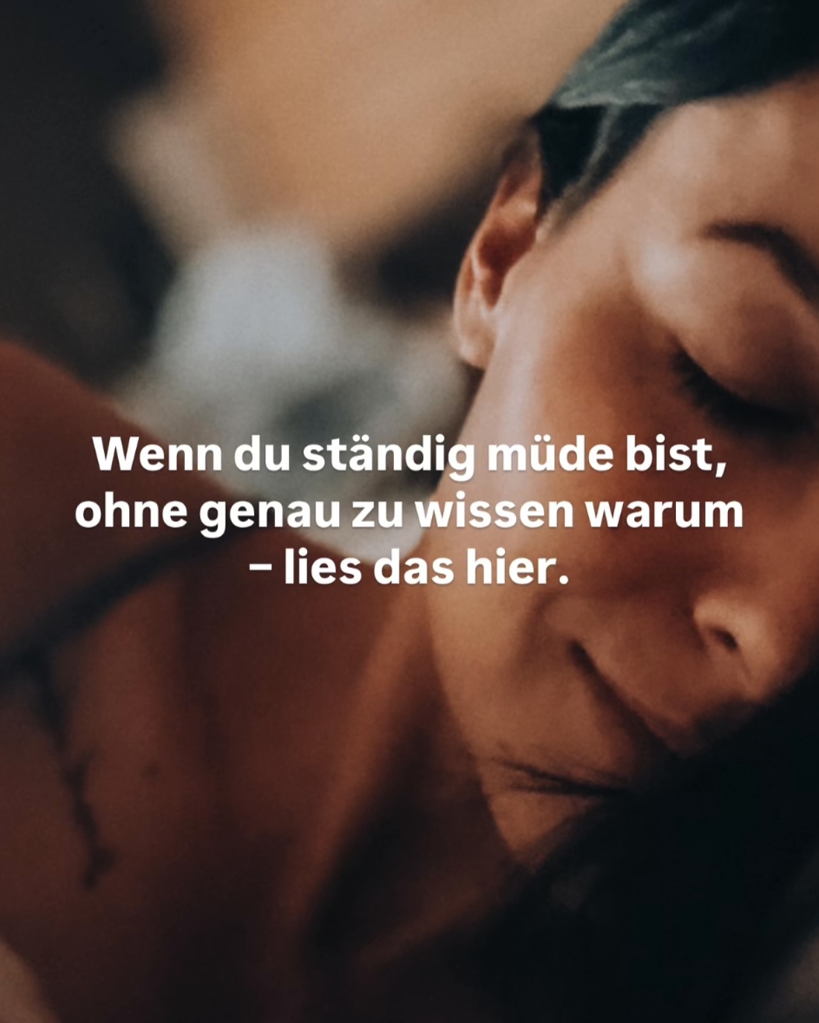 Nicht jede Müdigkeit lässt sich mit Schlaf lösen.
Manche entsteht, weil du zu lange gegen dein eigenes Wesen gelebt hast.
Weil du verbunden bist – nicht gepanzert.
Weil du fühlst, was andere übergehen.
Weil du still wirst, wo andere lauter werden.
Weil du das Leben tiefer spürst als viele um dich herum.
Slow Living ist kein Rückzug.
Es ist bewusste Rückverbindung.
Wenn du lernen willst, in deinem eigenen Rhythmus zu leben, begleite ich dich:
🌀 „Wenn Wildblumen erblühen“ – mein Coaching für sinnliches Frausein → Link in Bio
#slowcoaching #achtsamleben #sensibelundlebendig #weiblichkeit #zyklusbewusstsein #frausein #coachingfürfrauen #wildblumenweg #wildflowerseason #growinlove #wildflowerandsoul #slowliving