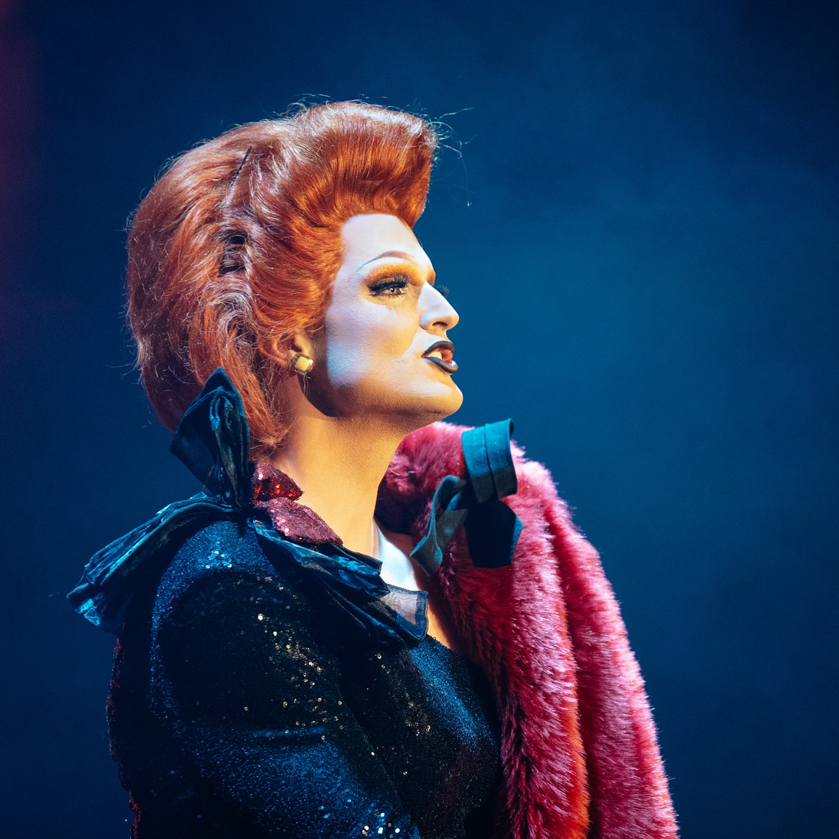 „Elegance is when you no longer bother to smile - and yet everyone dances for you.“ - Elaine Stich
No need to raise your voice when your aura screams royalty.
Watch and learn, darling. This is how it’s done.
#ElaineStichSaidIt #DragElegance #VintageFantasy #RedCarpetRealness #StageIcon #HausOfOdette #LGBTQCreatives #OdetteHellaGrand
Pic by @steve_w_grams