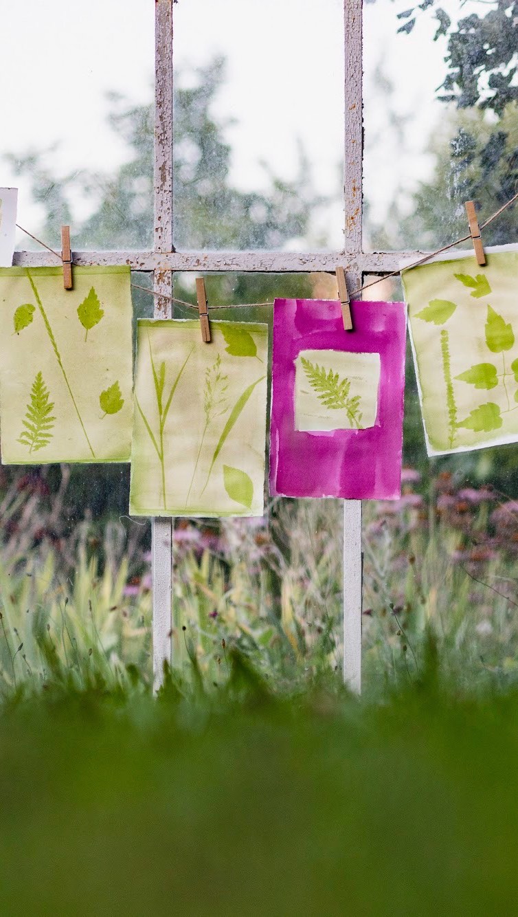 L’atelier Mt’crea à Annecy , on expérimente les encres végétales, on réalise des anthotypes, et l’on se laisse absorber par sa créativité .Explorer et apprendre en s’amusant.
Atelier possible en famille et adulte.
Si l’expérience et l’univers du végétal vous tente, réservez votre atelier.🌼
#annecy#ateliercreatif#kidsannecy#experiencecreative#annecytourisme #quefaireaannecy #encrevegetale #anthotype#annecyevent #evenementannecy#reelannecy #vacancescreatives#vacancescreativesannecy #vacancescréatives