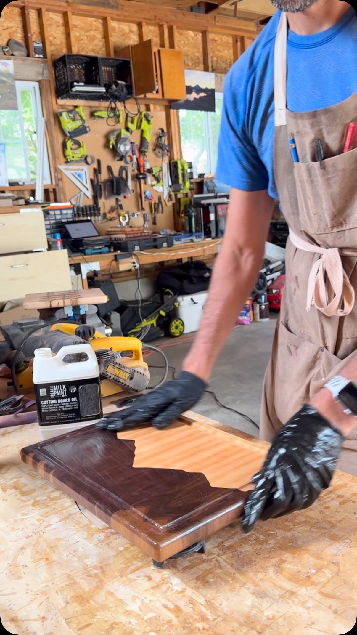 Introducing the Pikes Peak board ⛰️
Commissioned by a realtor client who will give these as his closing gifts to new homeowners in Colorado. Love that he challenged me to create a unique board for Colorado and very happy with how it turned out.
Walnut and Maple end grain construction for beauty and durability. Finished with @realmilkpaintco cutting board oil.
Will have these up for sale for anyone who would like one of their own!
#homadewoods #woodworking #smallbusiness #cuttingboard #colorado