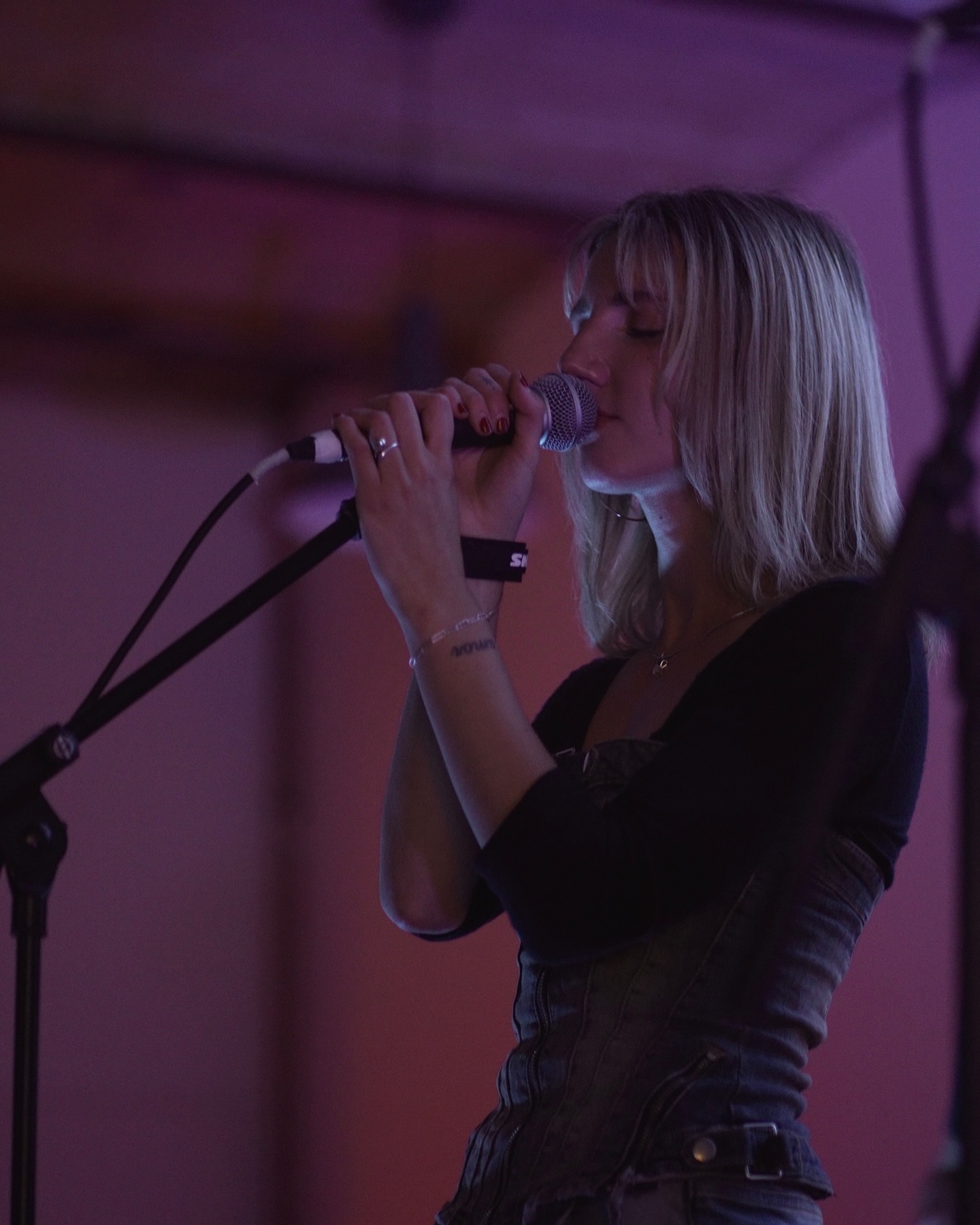 This month last year 🪐@aviva.bashun performing with band “Sweet Jam” at @cordilleraberlin art space
@carbonbasedresonators