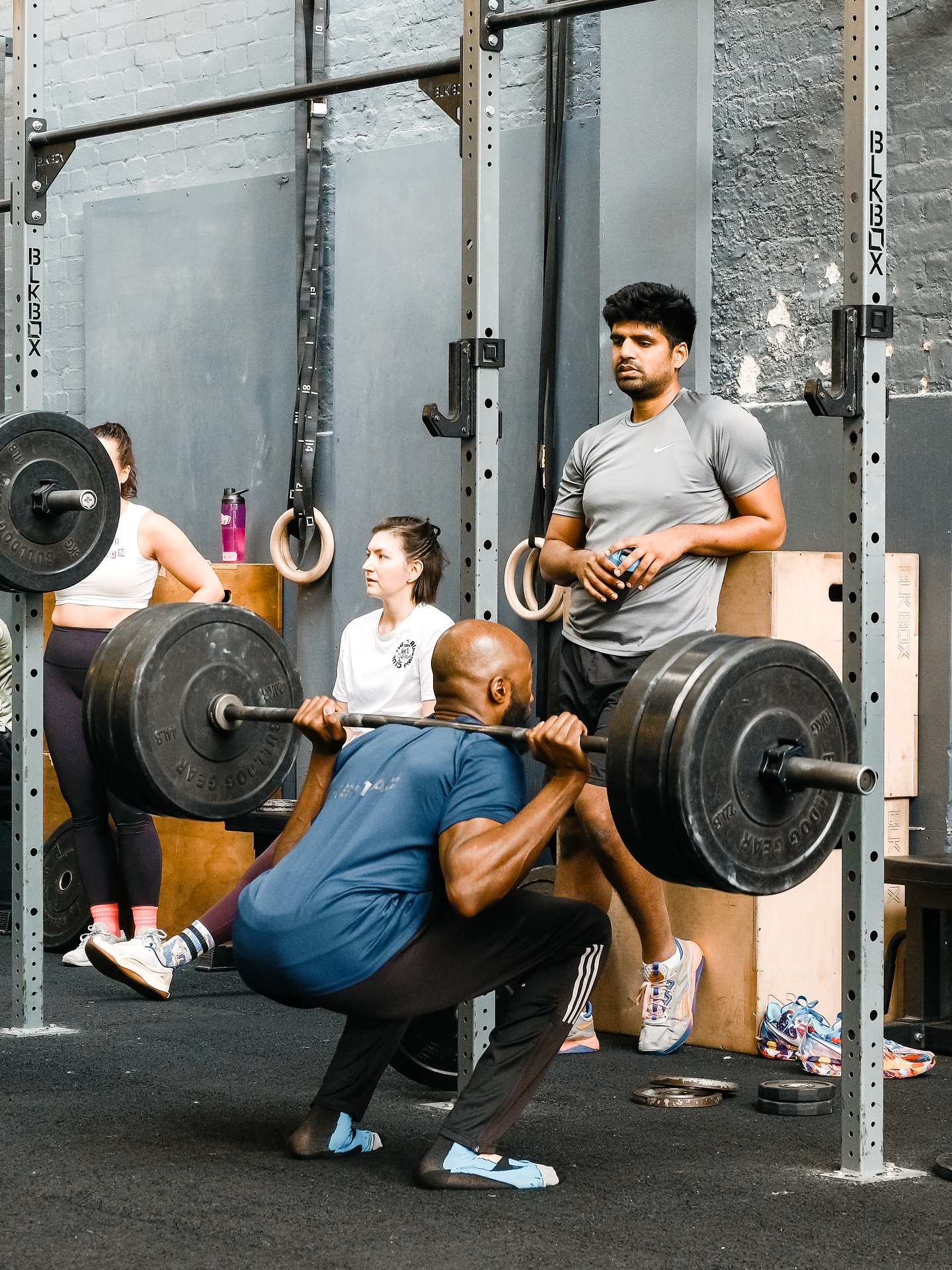 It’s Monday - We are coming in loaded 🔥💥
Bar’s staked , legs shaking , energy flying.
Let’s get after it this week 💪