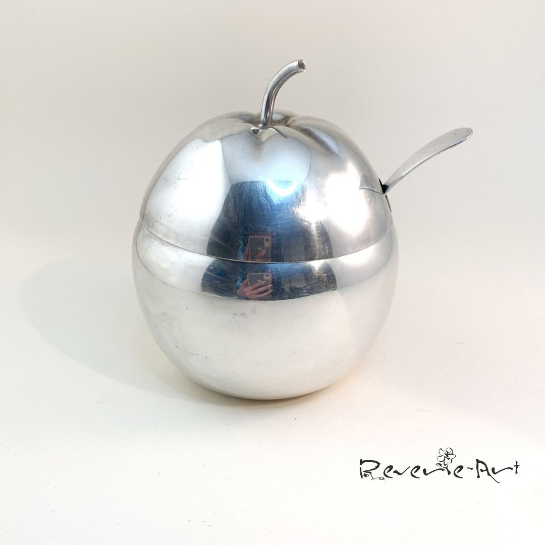 This Elegant Vintage Designer Pinger Brothers Apple Shape Jam/Sugar Bowl is a must-have! A unique touch for your home. Grab it now - only 1 available! 🍏✨ Link in Bio #HomeDecor #VintageFinds