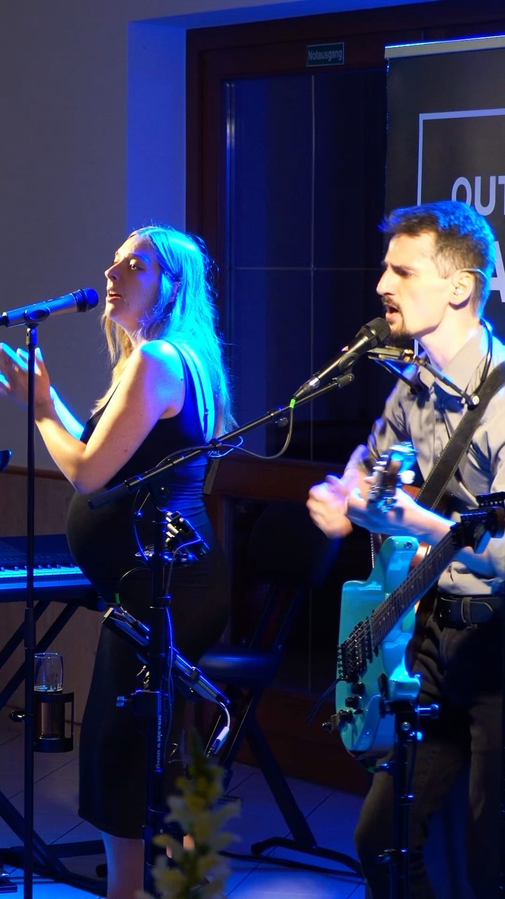 Recap - ein kleiner Rückblick, mit den Highlights von gestern. 💃 Ein Abend der im Gedächtnis bleibt!
.
.
.
#wedding #hochzeit #band #hochzeitsband #duo #musik #cover #music #live #party #guitar #gitarre #gesang #singing #fun #bayern #spidermurphygang #spicegirls #sts #hubertvongoisern #nena