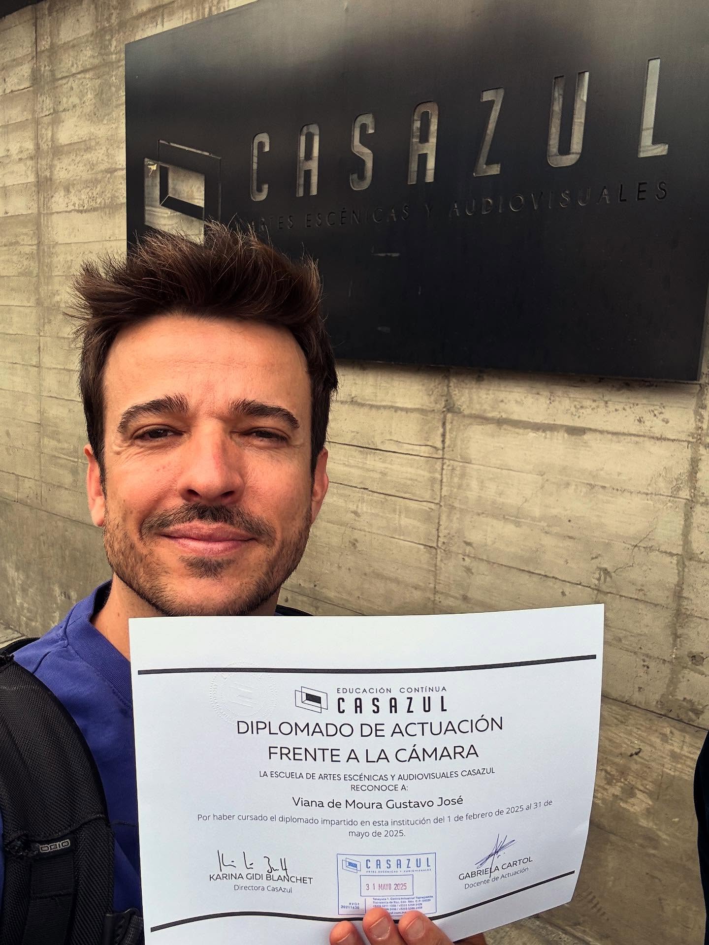 Chingon
Al huevo
Muy padre
¡Padrísimo!
Muchísimas gracias por días increíbles @gabriela_cartol y @christiandiazpardo 🙌🎬
Y
a mis compañeros y compañeras en esta jornada. 📽️💪
Cierre de ciclo en @casazul
Estuvo bueno.
¡Buenísimo!
🎥🎞️🎬
#cinema #camera #actor #cine #mexico #cdmx #casazul #ator #actorbrasileño