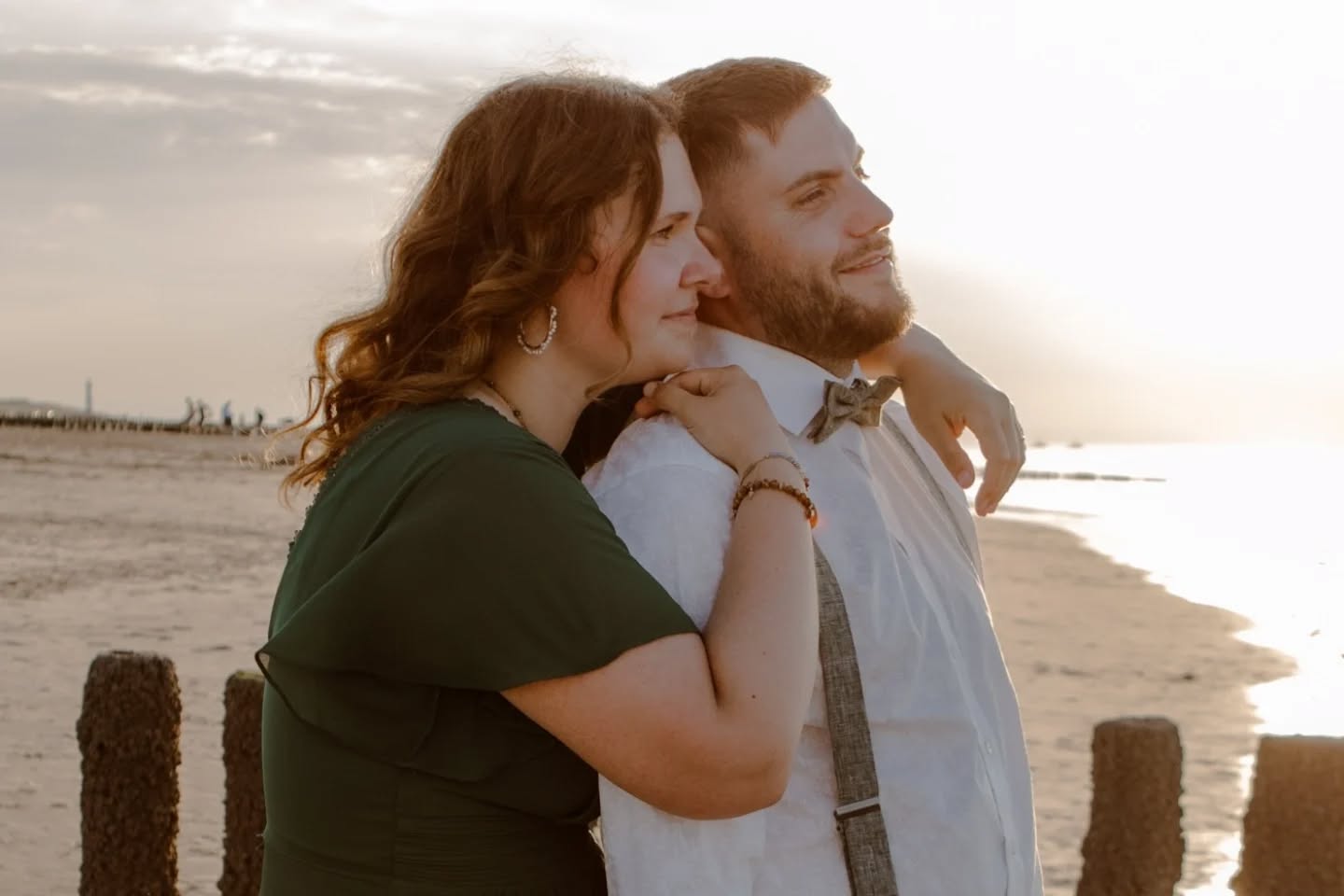 Small wedding/coupleshoot at the beach! Just married🩷 Lovely Couple from Luxemburg.
#fotograafzeeland #trouwfotograafvlissingen #portretfotograaf