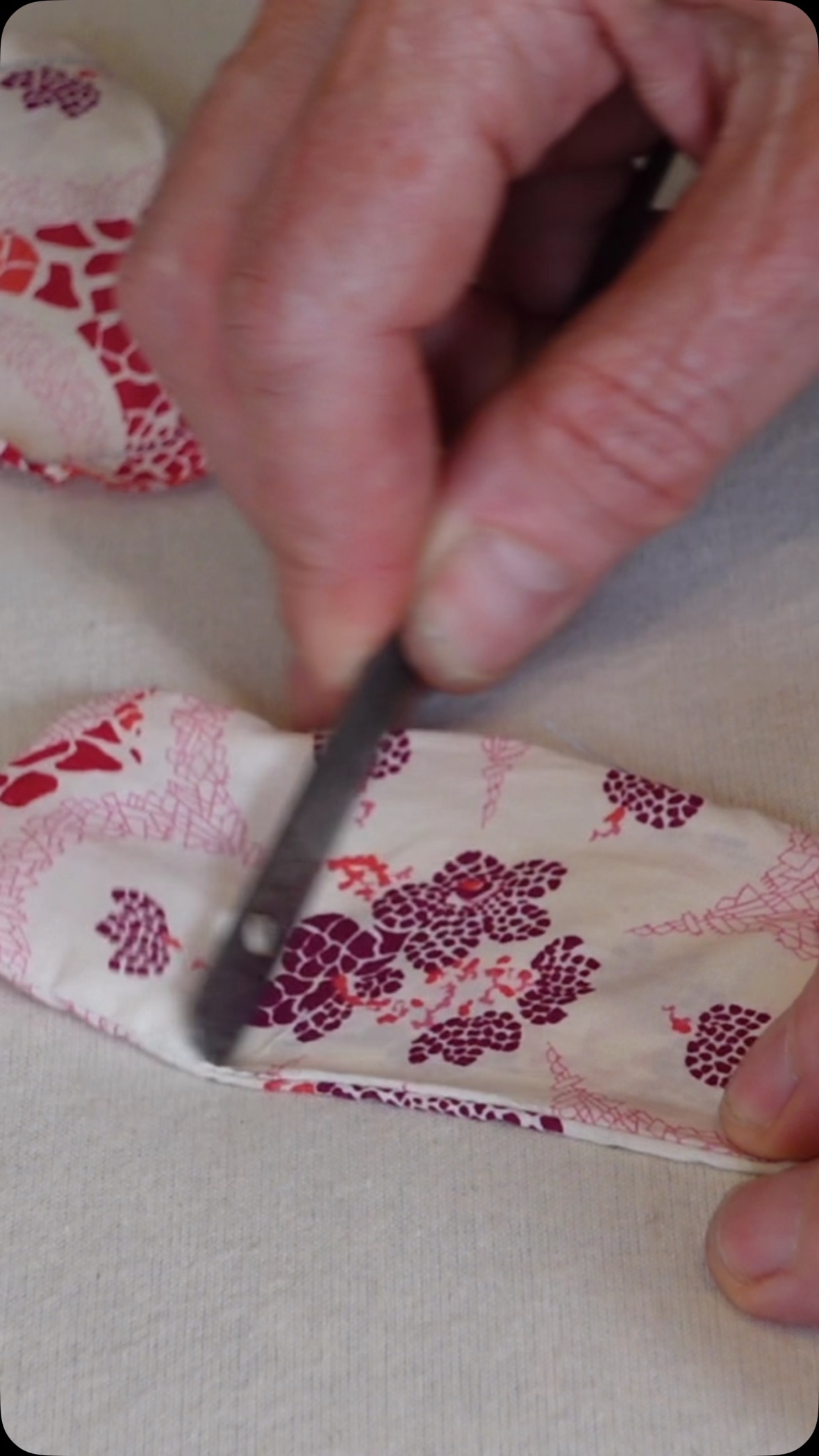 The Future Fabrics Expo this Tuesday and Wednesday at @magazinelondon just needed 50 flying butterflies - obvs…… I’ll be there Tuesday morning and Wednesday all day if anyone’s tempted to come look at wool / flax / seaweed / bulrushes / coir / hemp and all things natural @thesustainableangle #regenerativedesign #naturalfibres #naturalupholstery #healthyfurniture #upholstery