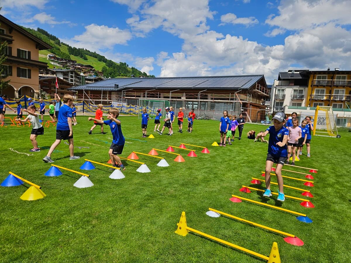 Nach dem Winter, ist vor dem Winter! 🔥Und das heisst… wir bereiten uns auf den Winter vor… ⛷️
#sommertraining #schiclubkids #nachwuchs