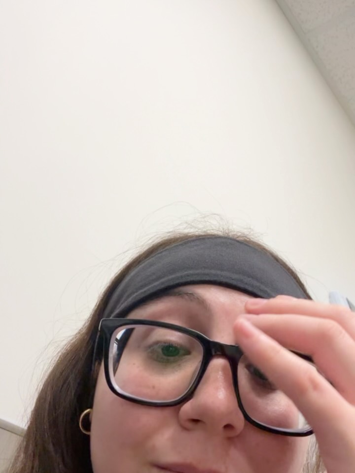 life’s vlog lately:
They took 17 vials of blood because apparently getting tiny bruises everywhere isn’t normal 😶🌫️🤷♀️
Then they called asking if I could come back because they forgot 2 more LOL- I didn’t go back….
Cue the great CVS vs Walgreens journey — my meds got sent to both, at different times , and only half was at one ? Idek, so me & Kayleewent on a mini pharmacy adventure.
Also the pins & needles came back and I couldn’t move for like 10 minutes soooo… new meds yay 🫠!!
I cried. Then did my makeup because sometimes, eh I have wanna see what glam is like 💄✨
Swipe to the end for something normal in Berkeley!!
A pigeon man… this time with a pigeon on his head 🕊️💀!!
.
.
.
.
.
.
.
.
.
#samonthedaily
#iwannameetryanreynolds
#iwannameetjimmyfallon
#chaos
#vlog