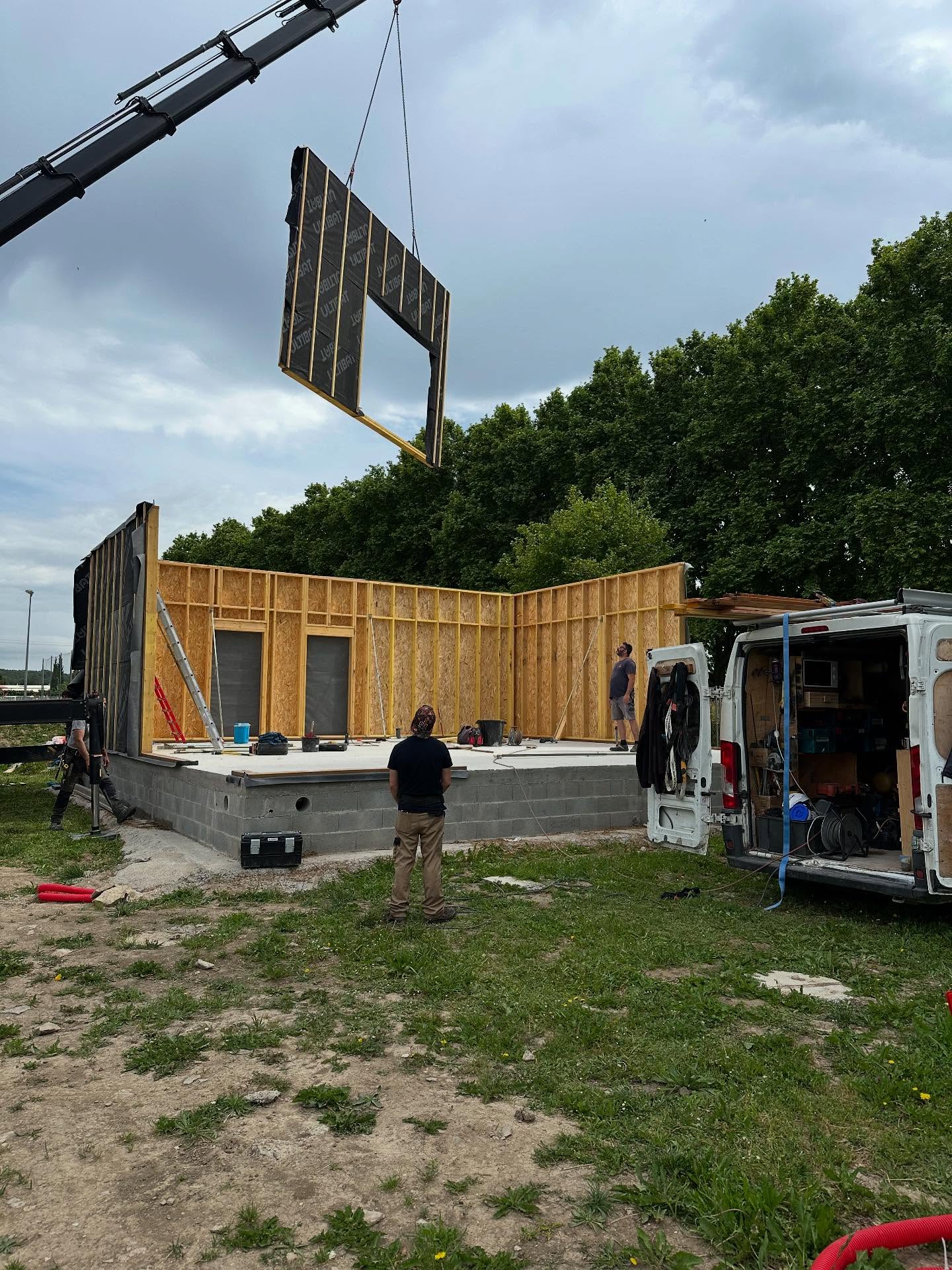 🌿Nouvelle construction ossature bois pour un complexe sportif de Padel 🍃 #ossaturebois #architecture #plan #padel #charpente #bois #viroc #ossature #isolationlaine #ossaturebois #boisdouglas #architectural #architecte #plan #permisdeconstruire #surelevation #extensions #maisonossaturebois #gard #marguerite #herault #bouchesdurhone #