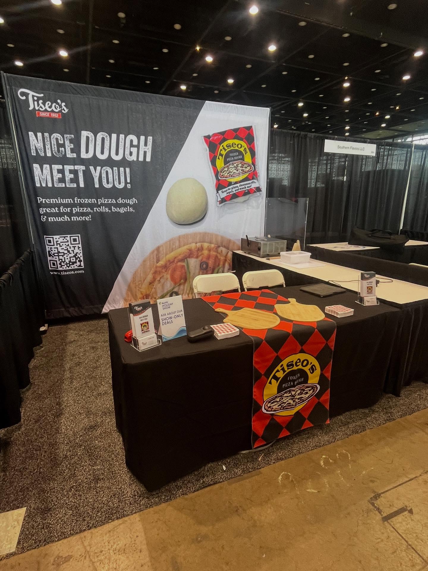 🍕Ready for a fantastic day 2 of the KeHE Holiday Food Show! #holidayshow @keheusa