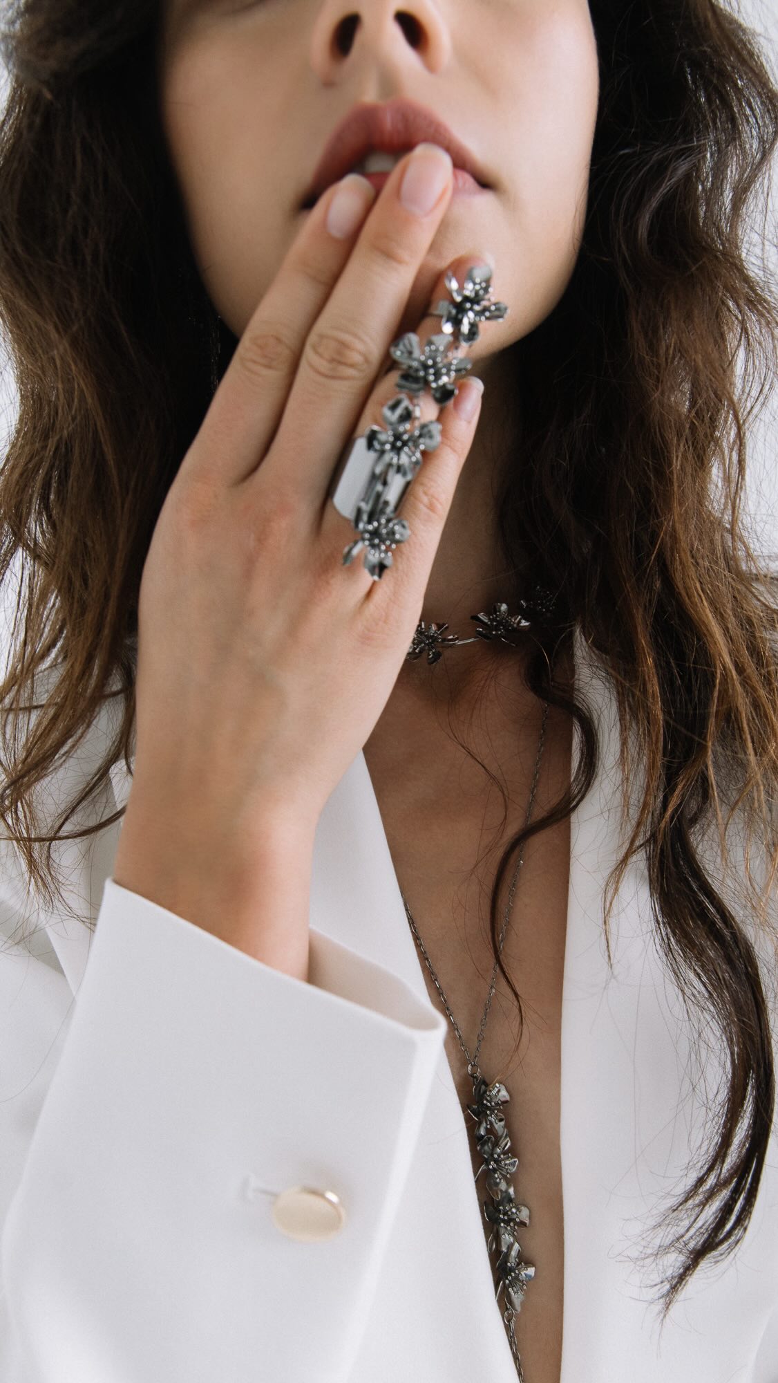 Our brand got his own sound! Our own Love Story!
Thank you @giuliorosatelli_production for catching our vibe. #accessoriesbynea #bridalaccessories