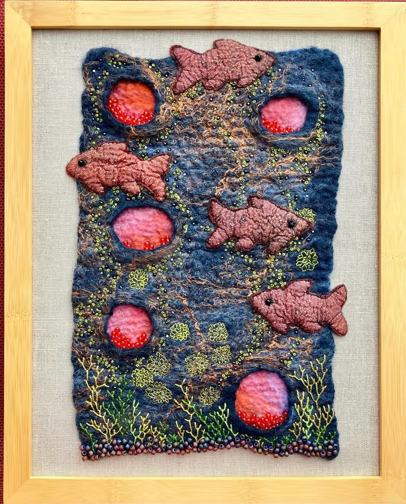 Beautiful work “Fishtown” by NEFG member, @elizstubbs. Wet felted merino wool, Margilan silk, viscose fiber, cotton embroidery, glass beads and….hours and hours of time!
🐠 🐠 🐠