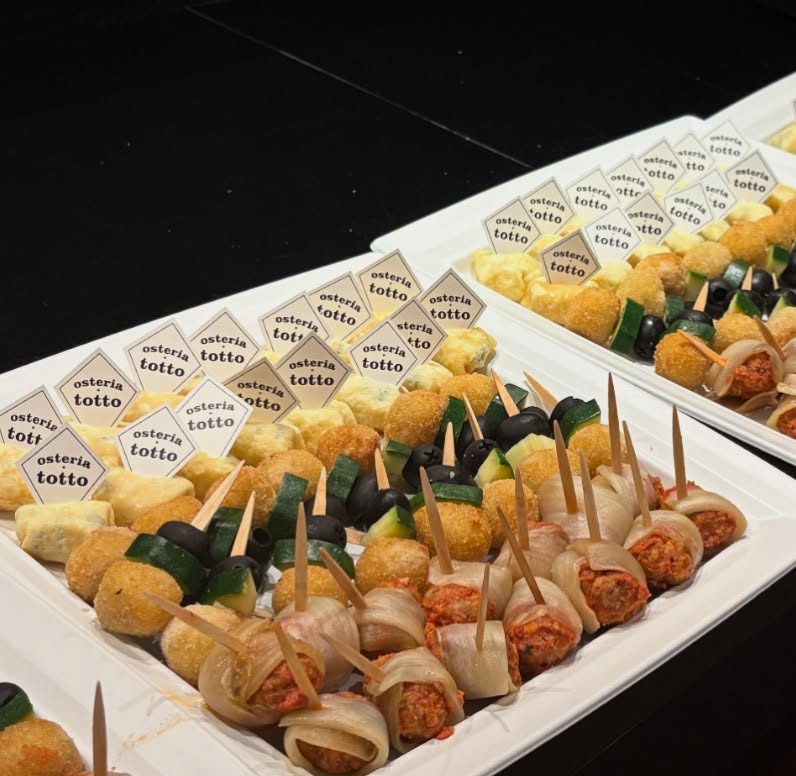 夏のパーティーシーズンスタート。
オフィスやご自宅での
パーティーに
ケータリング、デリバリー様々なシーン対応いたします。
お気軽にお問い合わせください。
#goodfooddeli
#osteriatotto
#catering
#グッドフードデリ
#オステリアトット
#ケータリング
#デリバリー
#パーティーデリバリー