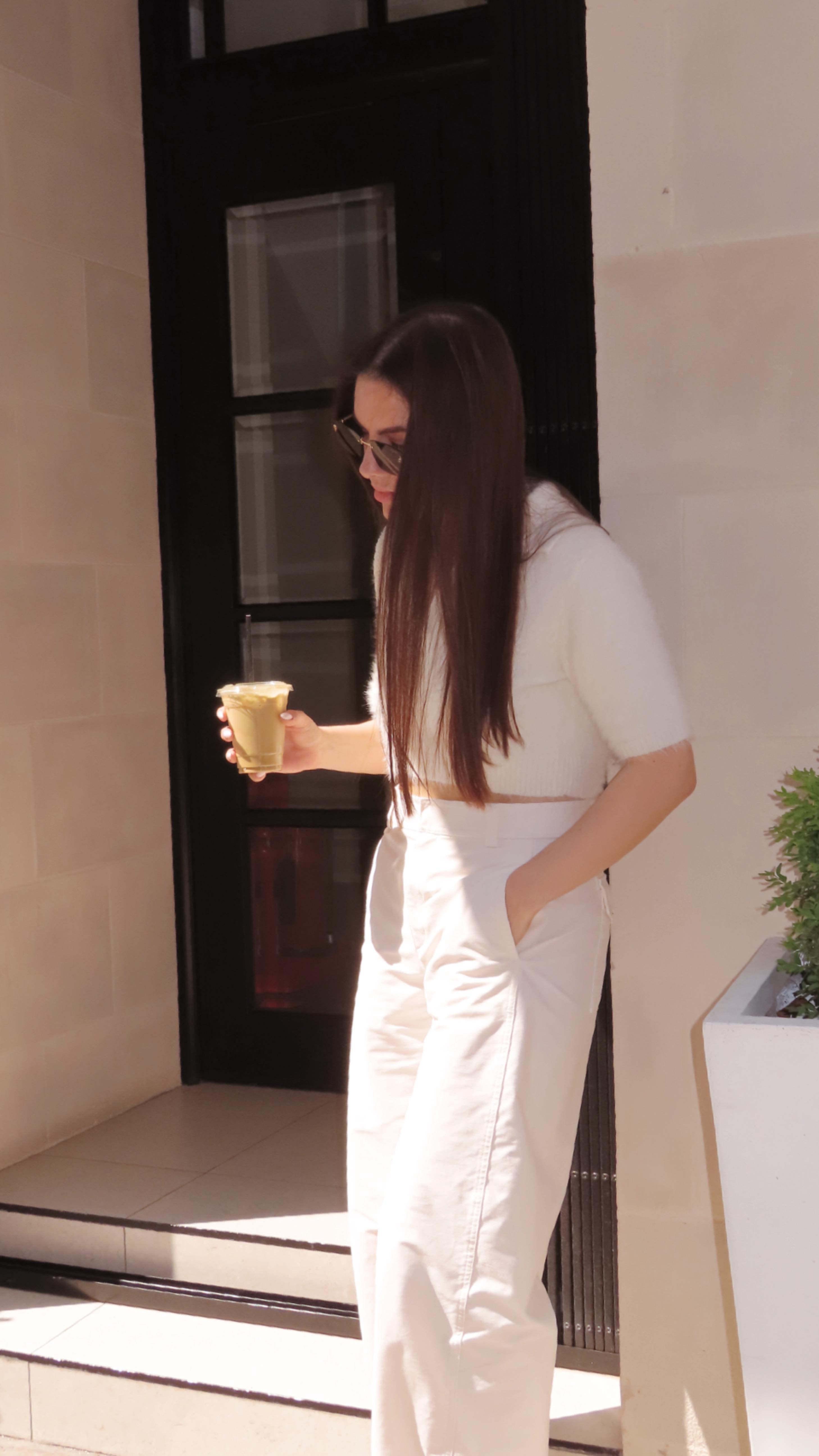 Sun’s out – it’s pedicure season! ☀️
Go plain, add regular polish, or opt for gel – the choice is yours.
Prices start from £55
#gelpedicureLondon #ногтилондон