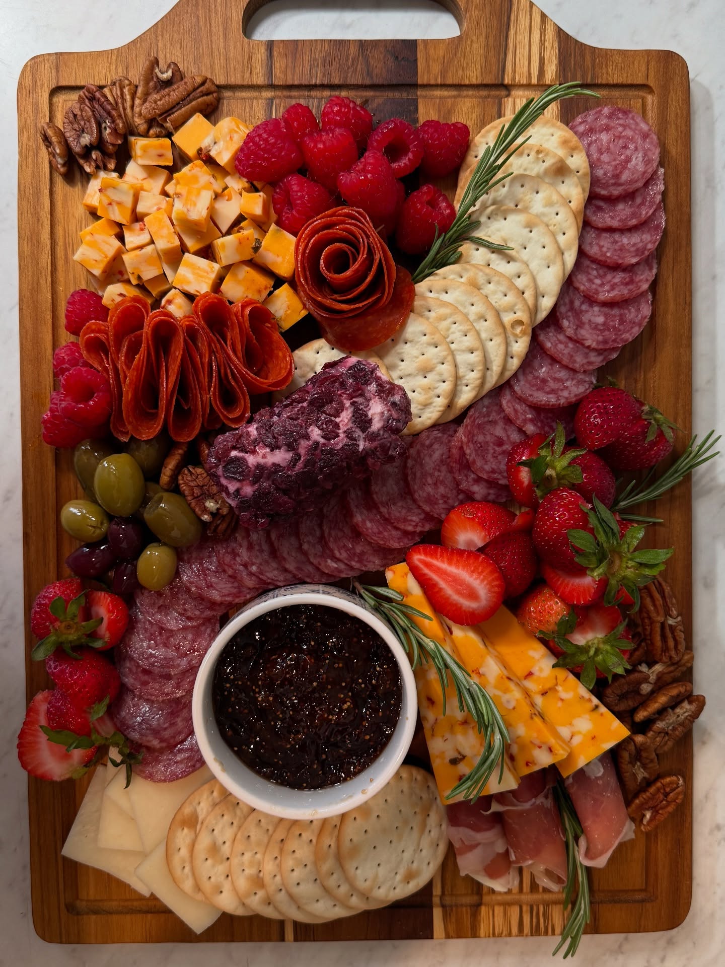 A little love, a little cheese, and a whole lot of flavor ✨
Perfect for brunch, date night, or… Father’s Day! 🎁💙
Make his day delicious with a custom board made with love.
Order now via WhatsApp
#CheeseBoard #FathersDayGift #CharcuterieMiami #TableGoals #Brunch
Un poco de amor, un poco de queso y mucho sabor ✨🧀
Perfecto para brunch, una cita… ¡o el Día del Padre! 🎁💙
Haz que su día sea especial con una tabla personalizada hecha con cariño.
#TablasDeQueso #RegaloDíaDelPadre #CharcuteríaMiami #BrunchVibes