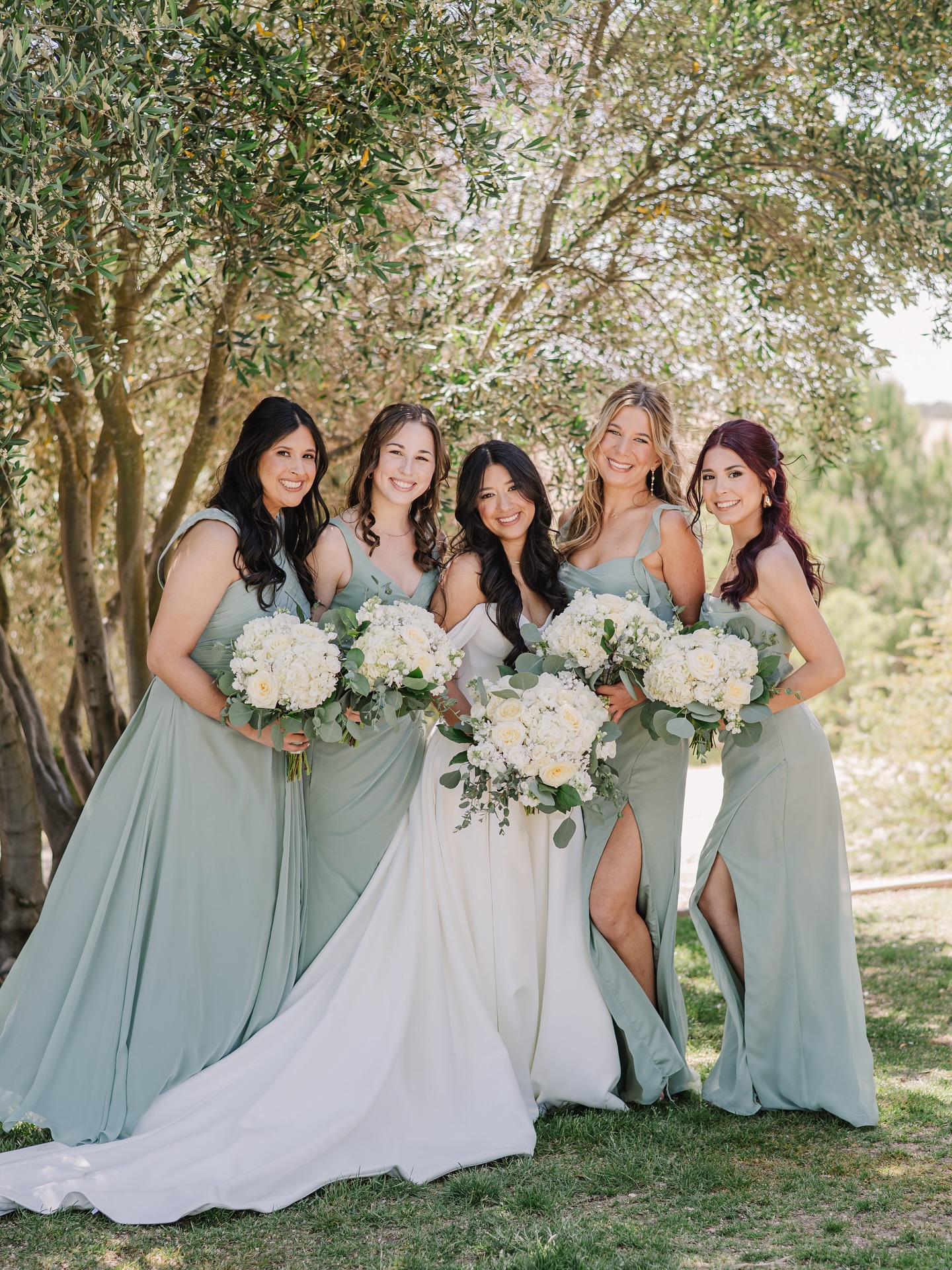 From bridal party goals to couple goals💕 this wedding had it all!
Love LOVE so much ! 💗
Photography @nikkelsphotography
Coordinator @kreative_details_by_kd
Venue @ellasvineyardweddings
Bridal look @marehcouture
Happy couple @kristican2 @bradley.tews
Mc/dj @modernsymphonydj
Bar @mixedeventsbarservice
Catering @cali_coast_catering
Beauty @thequeensbees @makeup_by_anna_grimes
Florals @marshallgardens
Rentals @slopartyrentals
Menswear @menswearhouse
.
.
#marehcouture #marehcouturebridal #marehcouturebrides #sayyes