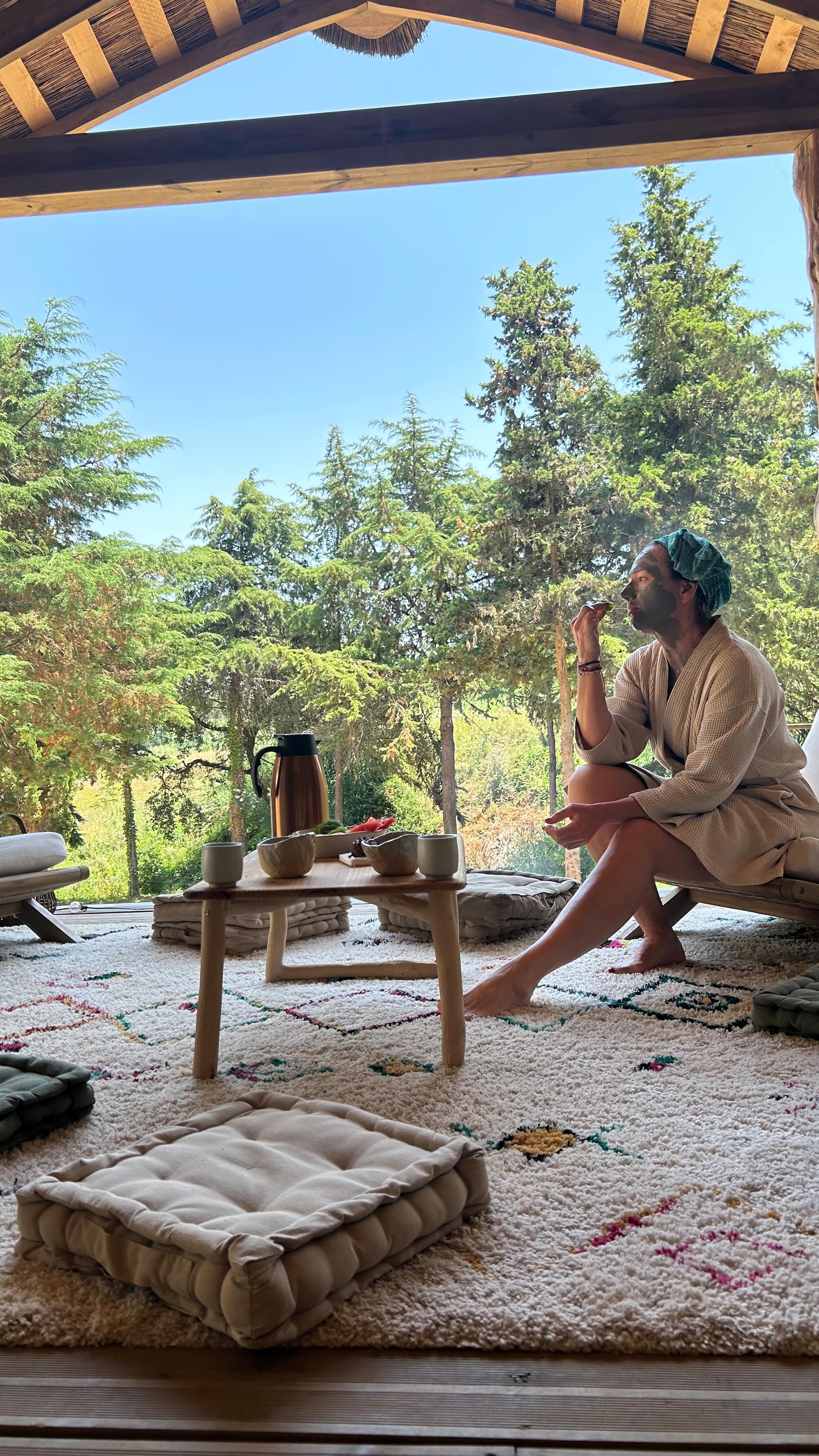 Invest in yourself 🌿🛁 Your body will last longer than any car, jewelery, bag or expensive house.
Sacred Sunday vibes-
A journey through the elements — steam rising in a traditional Russian banya, leaves dancing on skin, sound of singing bowls and chants, sacred fire crackling, pine forest whispering peace 🌲🔥 The plunge into icy waters, the warmth of herbal tea, fresh fruits, and the deep silence only nature knows.
This is wellness. This is ritual. This is you choosing you.
Thank you @atmos.portugal & @doma.portugal . See you soon
#InvestInYourself #selfcare #selflove❤️ #youmatter #BanyaRitual #WellnessEscape #NatureHeals #SacredSunday #rituals #wellness #nature #bodymindsoul #experience #wellnessexperience #quinta #portugal #expats #ilove2move #love2move