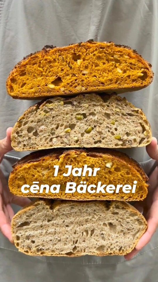 😃 Wow, ein Jahr gibt's uns jetzt schon! 🥹🎉
Jubiläumsvideo Teil 1 von 2
#sauerteig
#sauerteigbrot
#sourdough
#berlinerbrot
#brotbacken
#brotbackenmachtglücklich
#berlinfood
#berlinfoodie
#berlinfoodguide