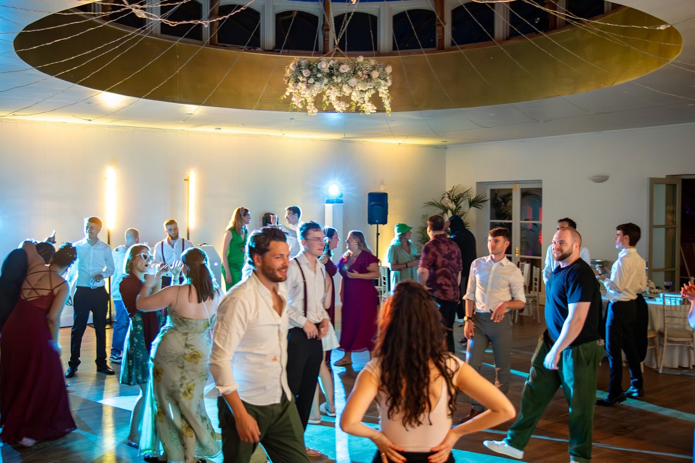 The @mataracentre delivered again. Stunning venue, amazing couple, and a crowd well up for it.
We hit the party favourites, threw in a few curveballs, then ended the night with a proper drum & bass set. Fast, heavy, and high energy, just how I like it. 🔥
Right at the end, the groom’s dad came over to thank me for playing music he and his wife could actually dance to saying it had been a long time since they enjoyed themselves on a dance floor.
At the exact same time, the groom came up and thanked me for the DnB bit.
That moment really summed it all up for me, balancing the night so everyone gets their moment.
#DrumAndBass #WeddingDJ #MataraCentre #DNBWedding #DancefloorEnergy #AlternativeWedding #PartyLikeNoOther #RealWeddings #UKDJ