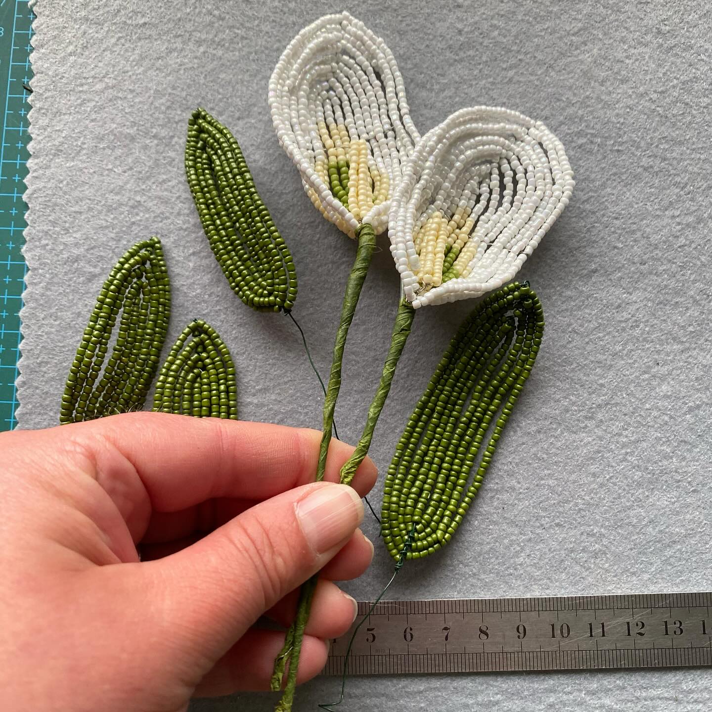 Coming soon, our newest kit is this gorgeous peace lily house plant. 🪴
#new #craft #craftkit #plantsmakepeoplehappy #plantlover #peacelily #beadedflower #thebeadedgarden #houseofplantlovers