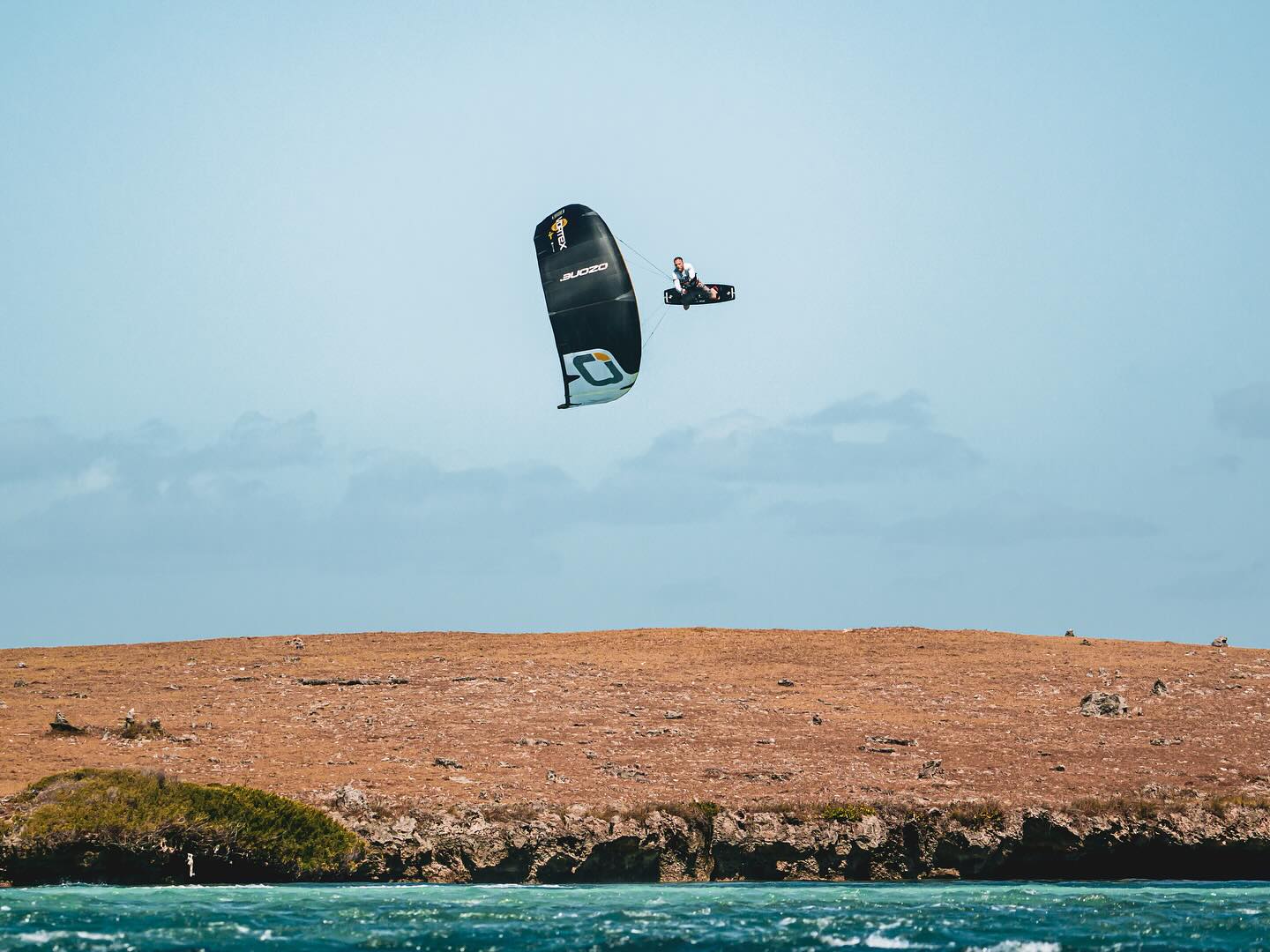 Windy vibes for days… endless laughs, sessions and stoke with this crew. Grateful to experience Madagascar doing what we love… bringing people together to kite and have fun. 🤩
Holiday portal @len10experience & @kitetheworld
Shots by @bagarov