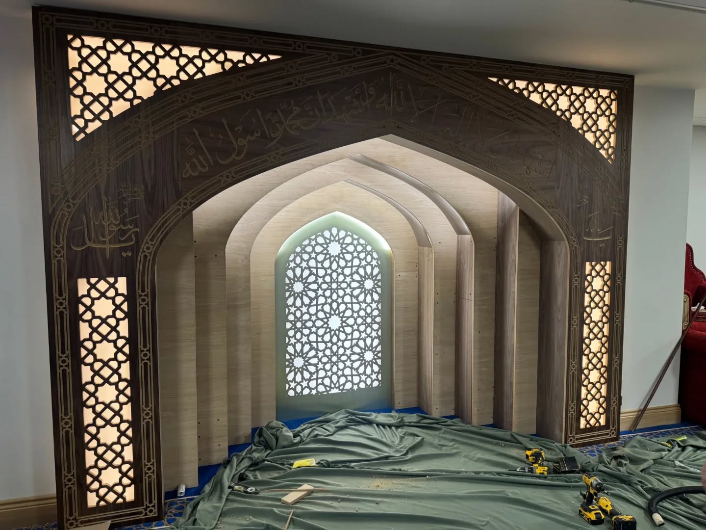 Engreaved and lacquered custom panels in Walnut. Thabks very much to our customer for sending these in. Looks great!
Gold leaf will be applied into the engravings at a later point
#engraved #engraving #walnut #patternmaker #cncsheffield