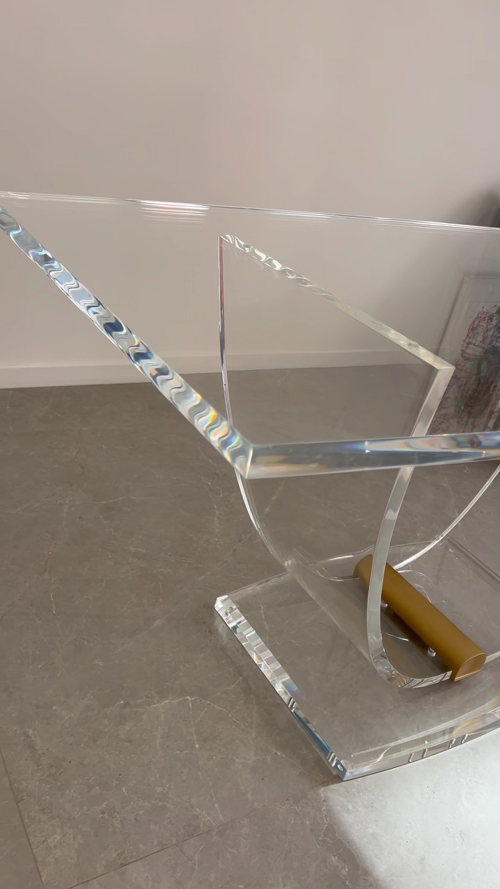 ℝé𝕒𝕝𝕚𝕤𝕒𝕥𝕚𝕠𝕟 𝕤𝕦𝕣-𝕞𝕖𝕤𝕦𝕣𝕖 et 𝕒𝕣𝕥𝕚𝕤𝕒𝕟𝕒𝕝𝕖 𝕕’𝕦𝕟𝕖 𝕥𝕒𝕓𝕝𝕖 à 𝕞𝕒𝕟𝕘𝕖𝕣 𝕖𝕟 𝕡𝕝𝕖𝕩𝕚𝕘𝕝𝕒𝕤𝕤
#Design #plexi #savoirfaire #francais #table #artisanat #francais #plexiazur