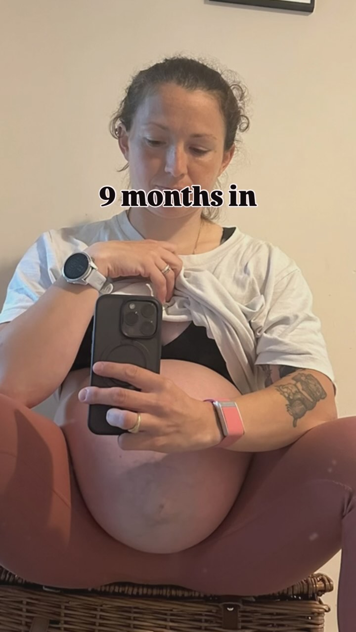 9 months in, 9 months out. My growing babies days are done, now it’s my time to grow.
#9MonthsIn9MonthsOut #longgametraining #WeightliftingMum #PostpartumStrength #newburyindies #bwl #olympicweightlifting