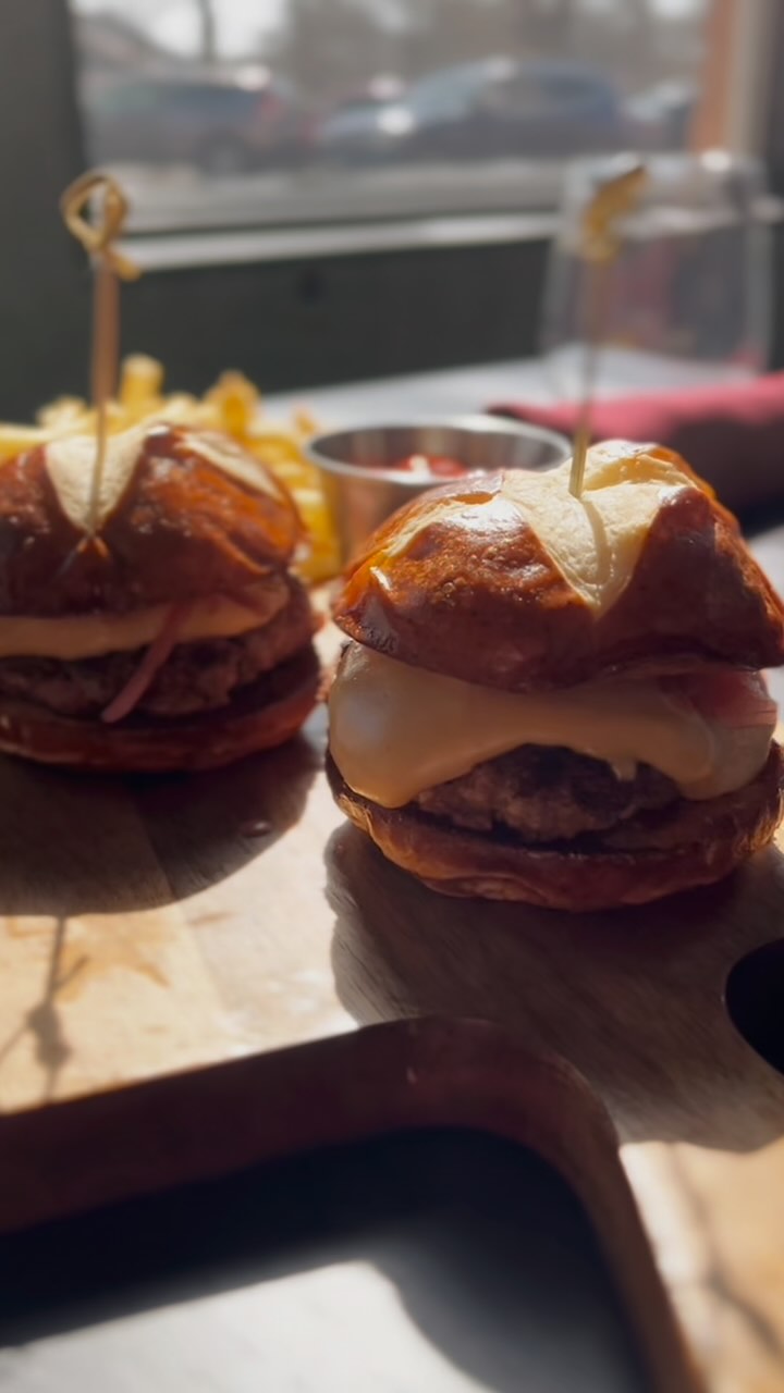 ✨ Where passion meets the plate… and every night feels like a celebration. 🍽️🎶 Join us for an unforgettable evening of European-inspired dishes, live music that moves you, and craft cocktails that stir the soul. Your table’s waiting — let’s make it magic. 🥂
#BrasserieNights #LiveMusicLounge #CraftedWithPassion #dfw #restaurant #dinner #datenight #flowermound #dinner #patio #craftcocktails #food #wine #parkersquare