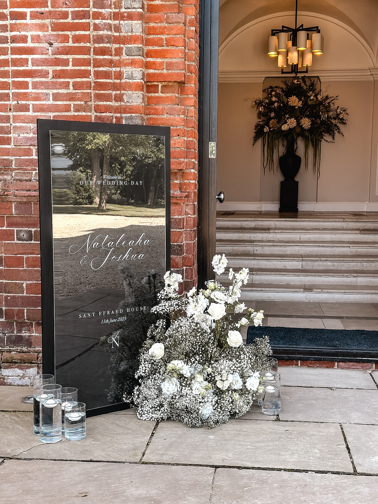 Nataleaha & Joshua ~
Back at the beautiful Sant Ffraed House yesterday for Nataleaha and Joshuas big day.
The gorgeous couple went for statement black signage with clear acrylic detail and had it styled to perfection with white florals, acrylic plinths and candles by the best @etiquetteeventhire
This signage duo is perfect for the neutral, monochrome back drop of Sant Ffraed.
@nataleaha_x
@santffraedhouse
@georgina.rose.events
@etiquetteeventhire
@garynunnweddingphotography
@thegingerbearbakery
#weddingsigns #weddingsignage #weddingwelcomesign #weddingseatingplan #wedding #weddingsign