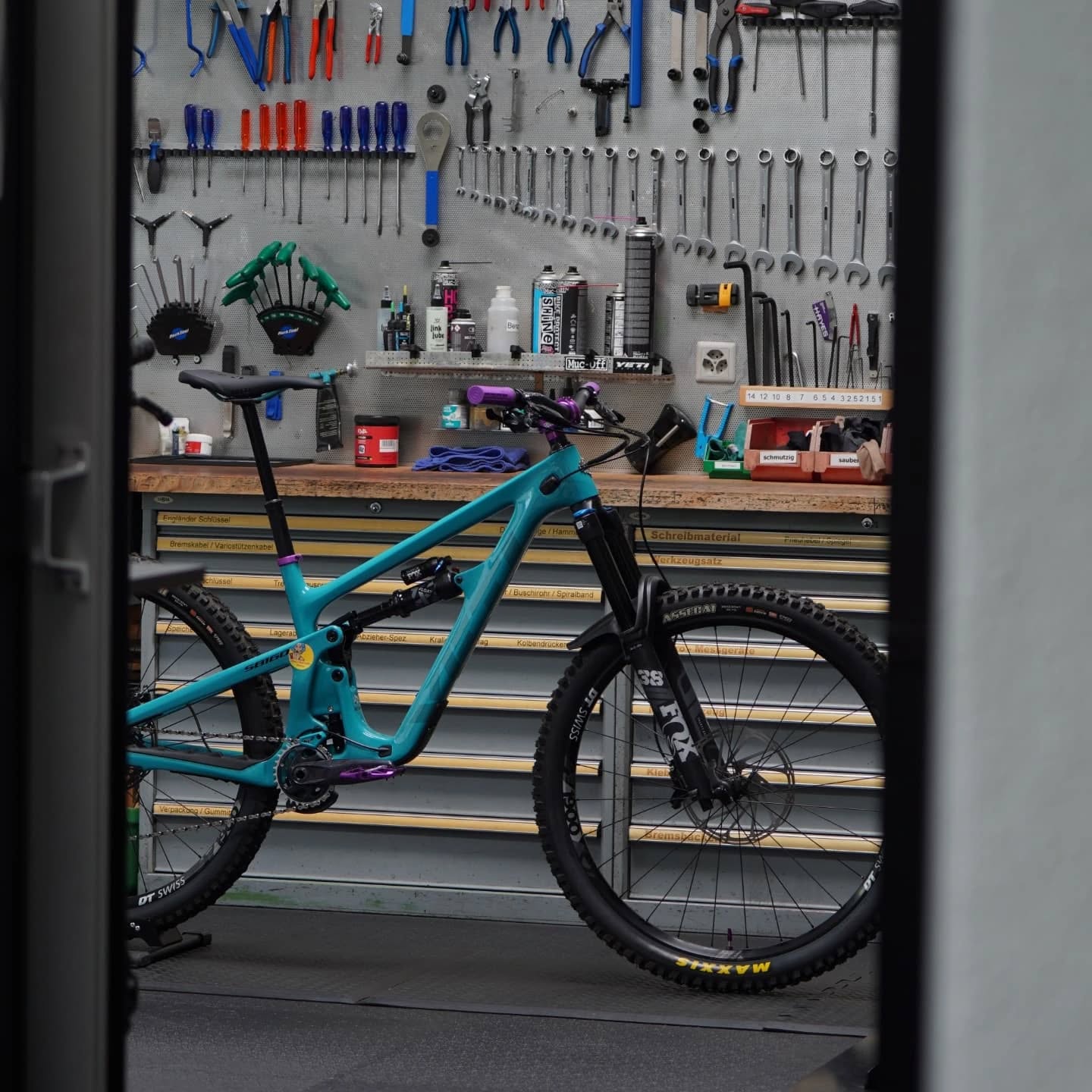 Yeti Since 1985
#yetisb160
www.stoeri-herisau.ch
#yeticycles#mtb#mtbswitzerland#soenduro#violet#deity#stoeri2radcenterherisau#enduromtb#lifebehindbars#sram#foxsuspension#bikekindom#bikeshop#herisau#winterthur#zürich#mountains