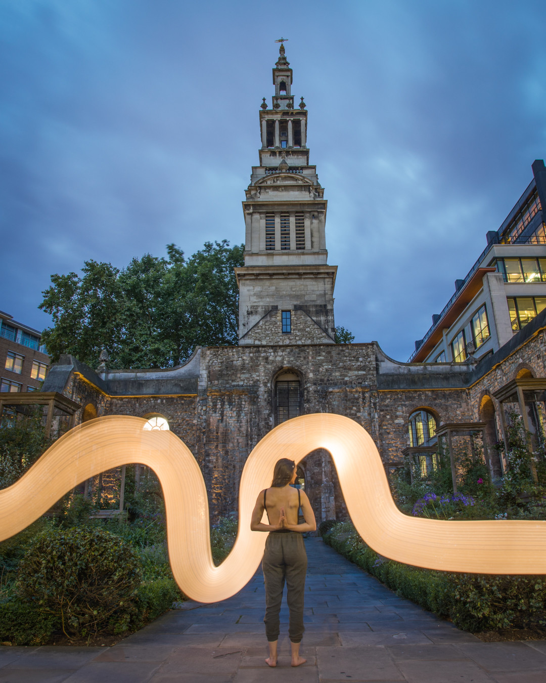 Building a consistent fitness routine can feel overwhelming, but it doesn’t have to be. Start small—just 5 minutes a day—and notice how even a short burst of movement can shift your energy and mindset. Over time, those five minutes can grow into something more.
In yoga, the shoulder and core play a vital role in stability and creating fluid movement. Use this five minute workout to tune up those muscle groups and see how it affects your practice.
📺️ WATCH HERE: https://youtu.be/frDN-a6uw64 (link in bio)
If you have any questions let me know in the comments.
To join me for an in person yoga class or retreat head to hannahpocketyoga.com
#coreworkout #shoulderworkout #fiveminuteworkout #excercisehabits
📸 @petervagvolgyiphotography