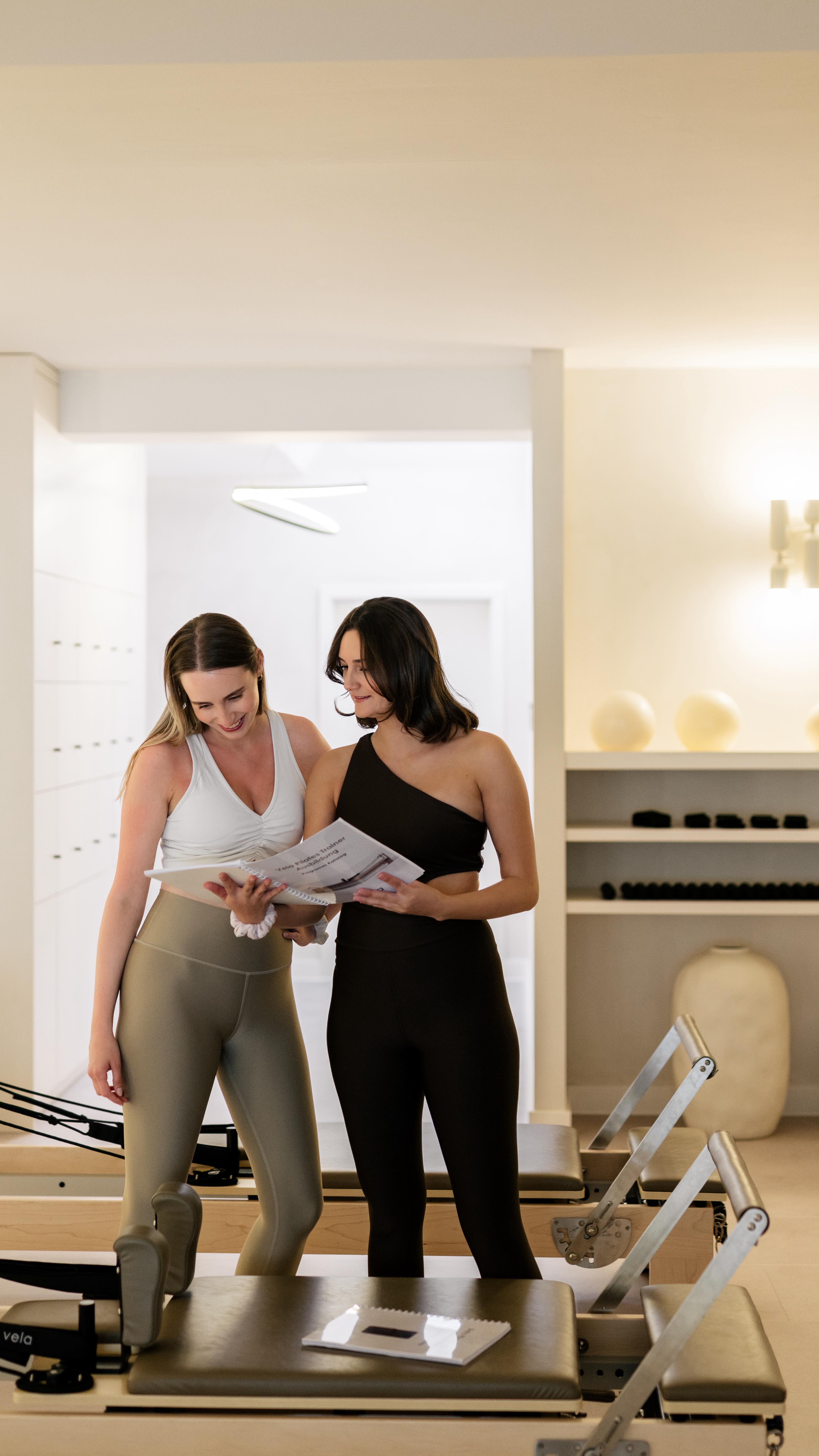 This is your sign to start your Pilates teacher program 🩰
#velapilates #pilatestrainer #trainerausbildung #pilatesstudio