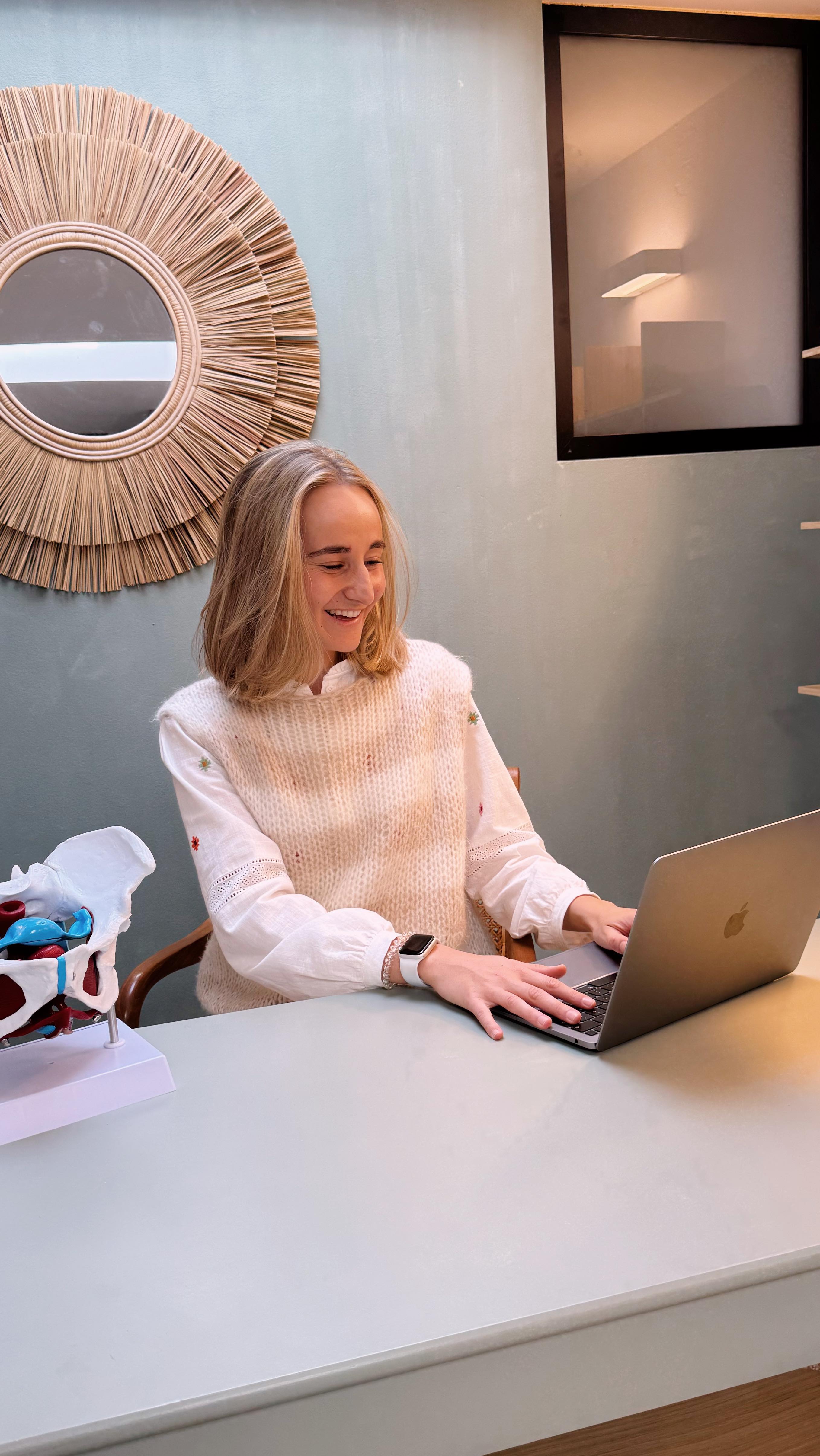 Petit aperçu du cabinet… 🌸🌙
Je serai ravie de vous accueillir dans mon petit cocon !
Pour rappel, les informations pratiques :
📅 Consultations les lundi, mardi et jeudi 📍 122 rue de Linthout – Etterbeek
🌐 www.perifitphysio.com
📩 eleonore@perifitphysio.com
📞 +32 491 22 38 79
À bientôt ! ✨