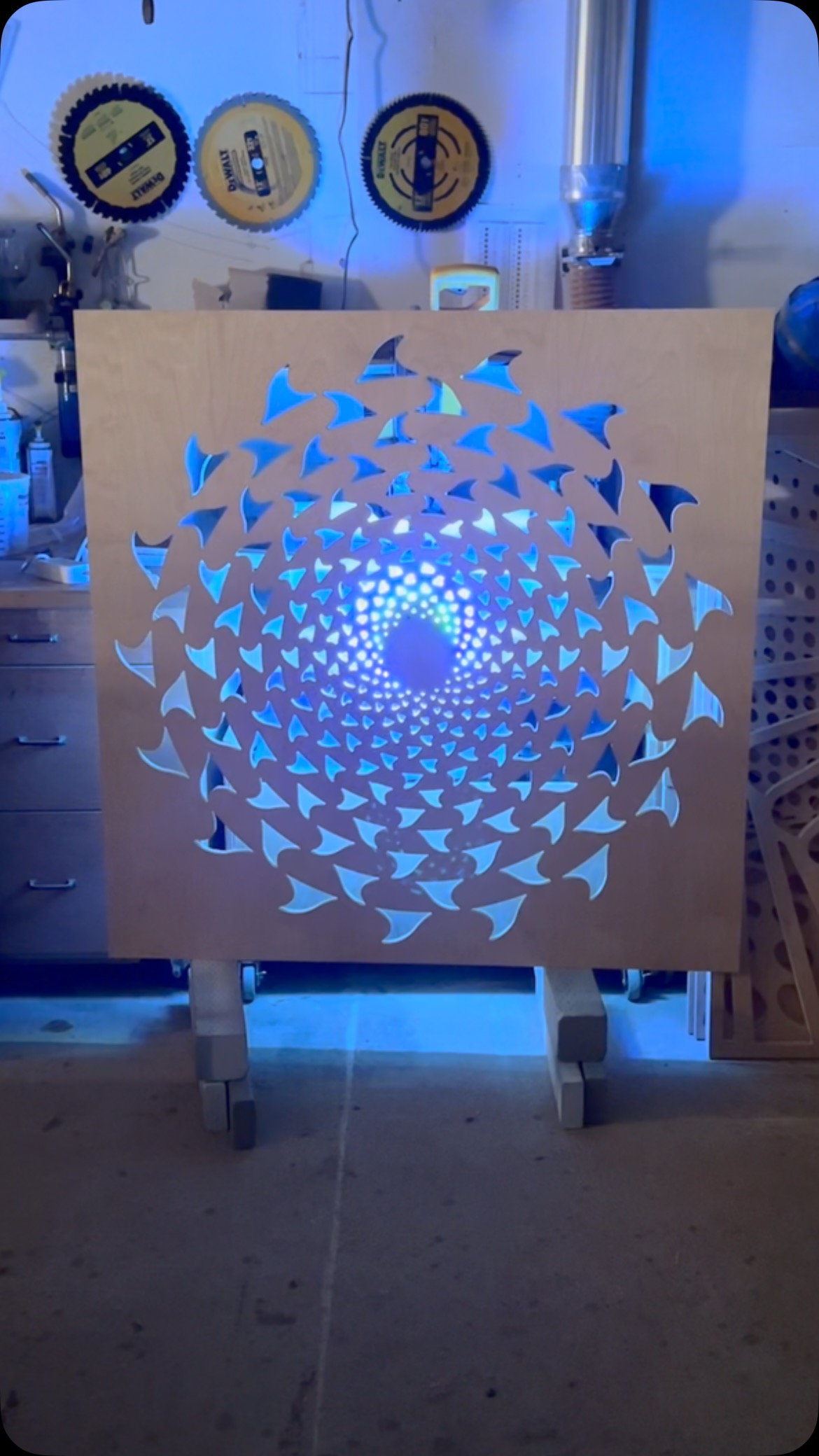 Catch the 🍑 this time?
#boltwoodworks #opticalart #opticalillusion #heartart #butt #peach #cnc #trippy #trippyart #handmadeinseattle