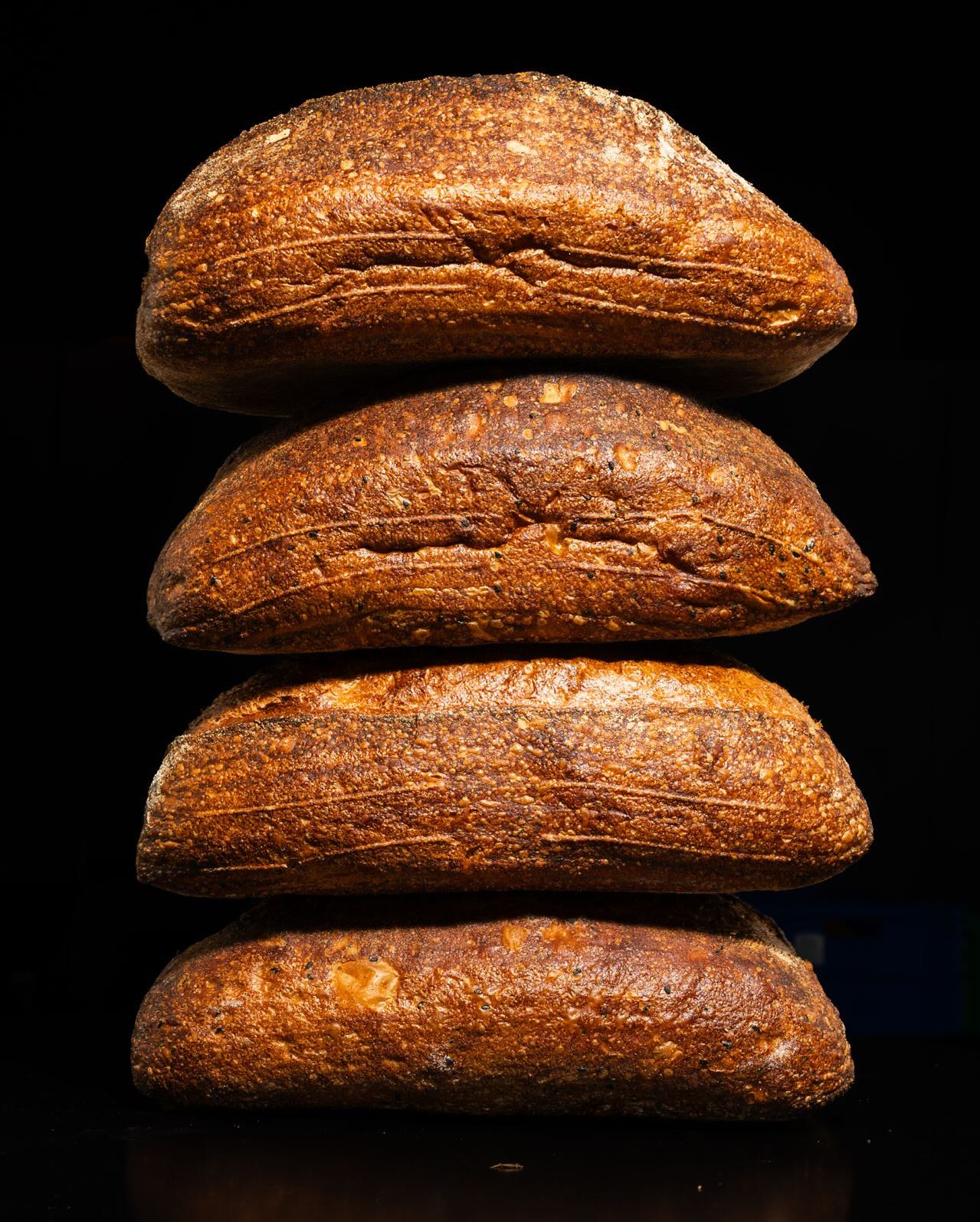 bread / chlieb / kruh / ψωμί / रोटी / رغيف خبز