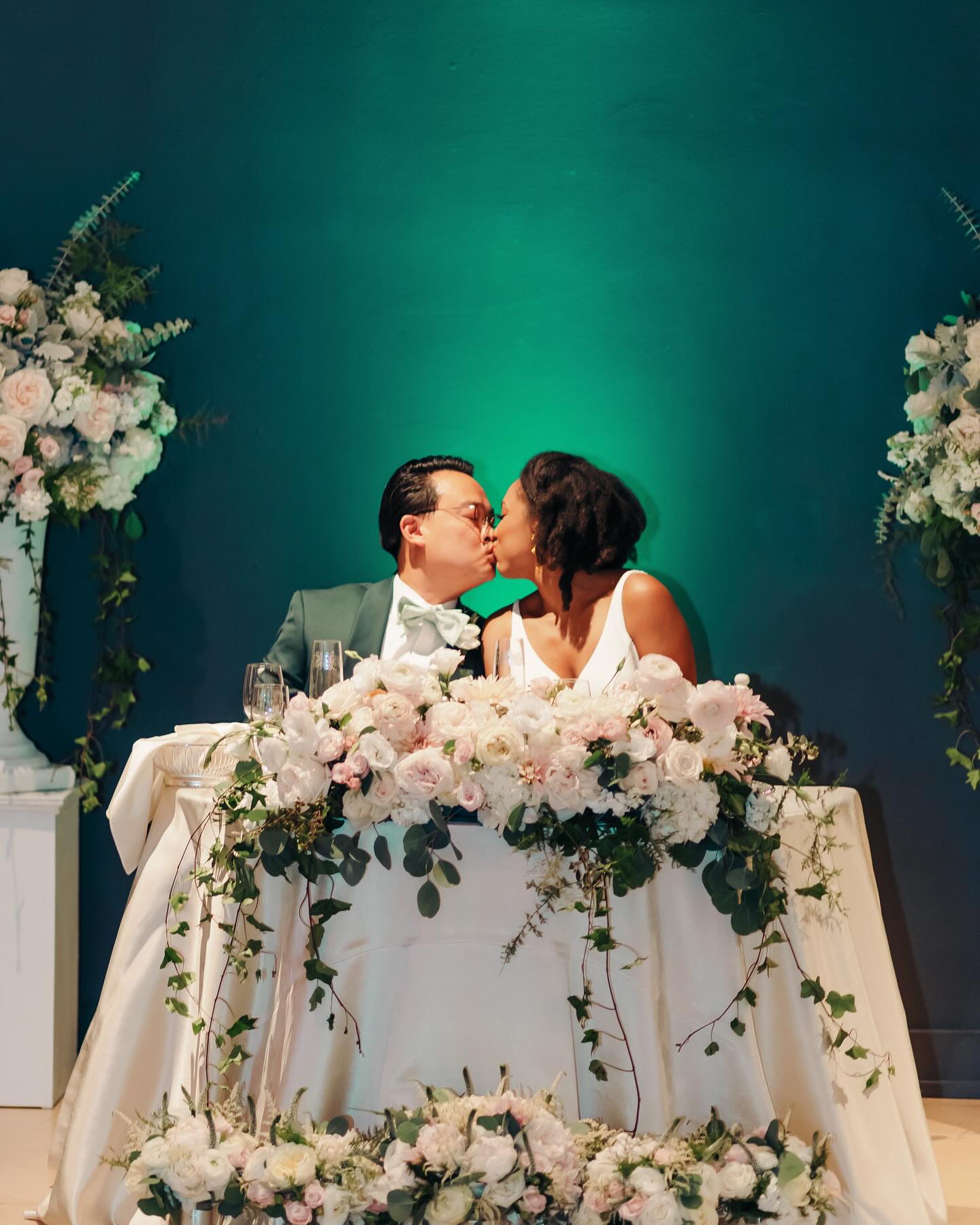Sweetheart tables are the cozy heart of your reception 💛
We style these spaces to feel warm, inviting, and unmistakably you. Whether it’s soft candlelight, amber goblets, or a floral meadow blooming right at your feet, this table is your little escape in the middle of the celebration.
Let us help you create a moment that feels like magic — and photographs like a dream ✨
—
#SweetheartTableGoals #RomanticReception #WeddingDesignInspo #NorCalWeddings #EventsByNicki #ReceptionDetails #FloralDesignMagic #WeddingStylingExpert