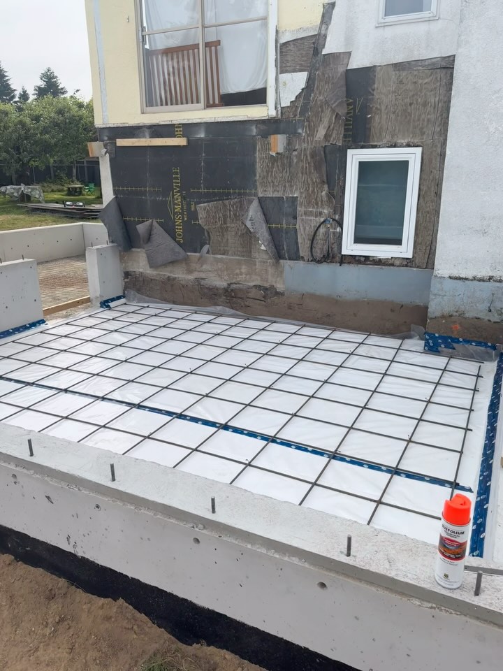 Things are moving along nicely !