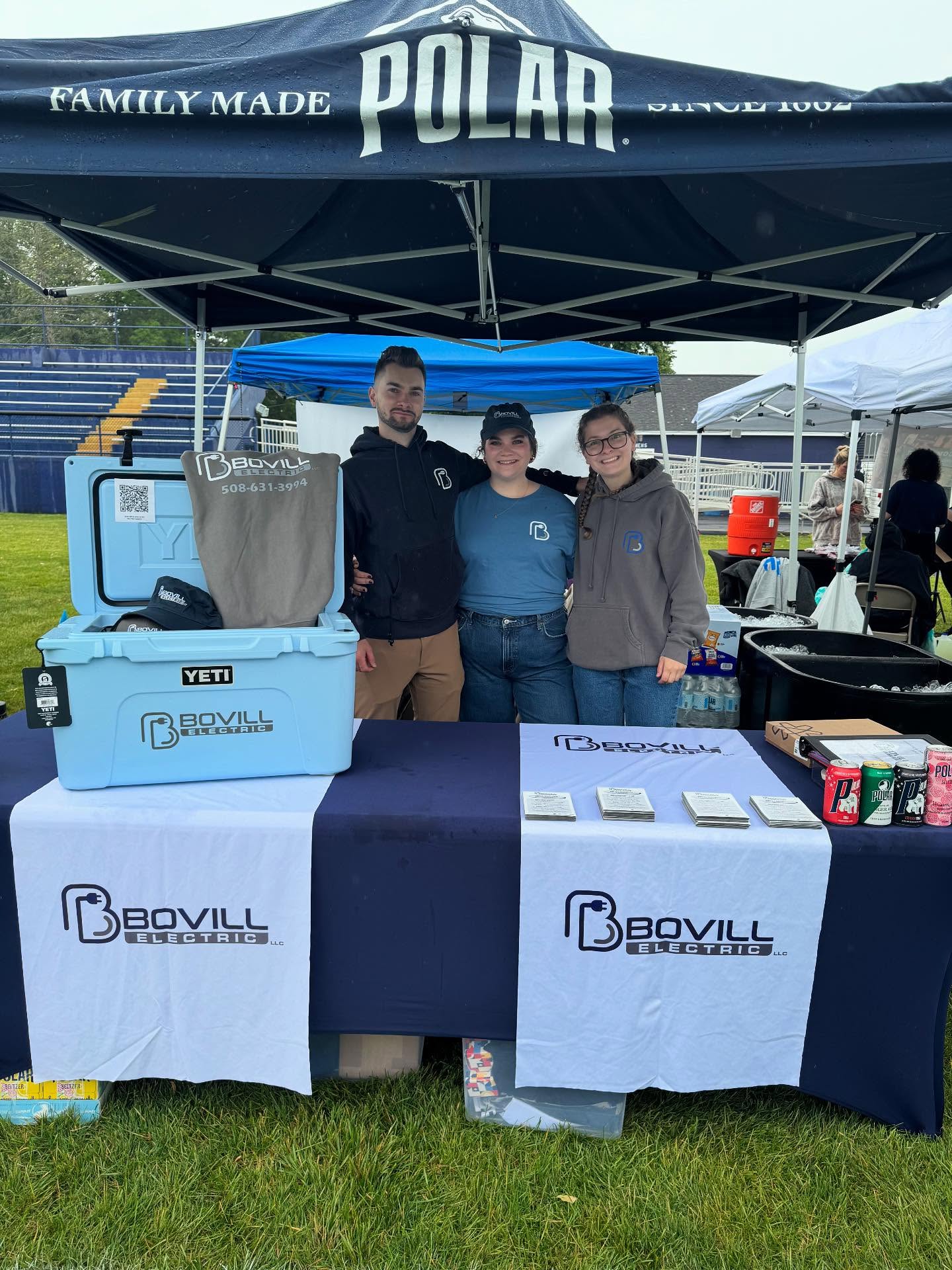 Family-powered and proud ⚡️It was a great time connecting with our community at Rockland Day! We’re honored to support this amazing community. Big thanks to everyone who stopped by! 💪🔌
#rocklandday #bovillelectric #rocklandelectrician #boston #southshore #bostonelectrician #familyownedbusiness #familyownedandoperated