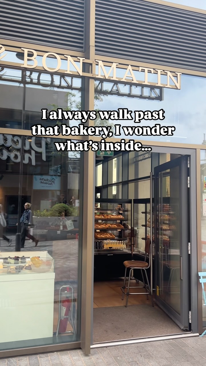 ✨ Step inside our bakery and discover pure deliciousness — from fresh-out-the-oven bakes to stunning cakes and vibrant summer salads 🥐🍰🥗 All handmade daily with love.
👉 Come visit us this summer — your taste buds will thank you! 💛
.
.
.
#finsburypark #hampstead #finchleycentral #londonfood #breakfastlondon #brunchinlondon #coffeelondon #fyp #viral