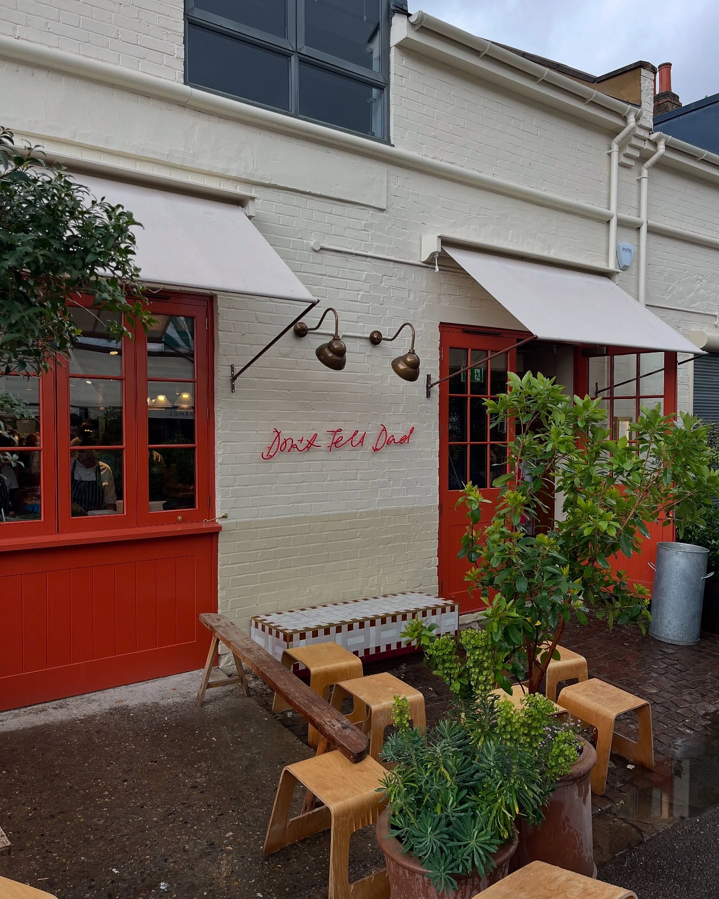 London snapshots 💛 and always so good to be back! the city where we used to live for 6 years. From my favourite charming villages Primrose Hill, Hampstead and Marylebone to the effortless cool and eclectic Hackney neighbourhood. It was so lovely to spent 5 days visiting friends. In no particular order:
1-2) Cute neighbourhood bakery @donttelldad_qp with my friend @savvybostonian
3-4) Margaritas cocktails and Indian food @mercatometropolitano Mayfair housed in a former church with the girls from hockey.
5-7) Home sweet home Primrose Hill for old time sake coffee @tlocoffee and a muffin before heading to the park
8-10) had lovely dinner, drinks and cocktails at the cool kids in town restaurants @elliotslondon @yukibar.london and wine and cocktails bar @hectorslondon white port and gin is my new summer drink
11) @young.vam always new things to explore. Design for kids but also great for adults
12-13) Favourite pub in Hampstead @thehollybushpubhampstead and a stroll around Hampstead Heath and the Pergola Gardens
14) Meeting with friends for a picnic and stroll along the Southbank and river Thames
15-18) Marylebone high street for some serious cool shopping and the amazing @aromebakerylondon
with old time fav independent bookshop @dauntbooks
19-20) Cute Kingston upon Thames village.
Save for London tips. More on my website. If you have any particular questions or looking for any other recommendations please message me. Happy to help!