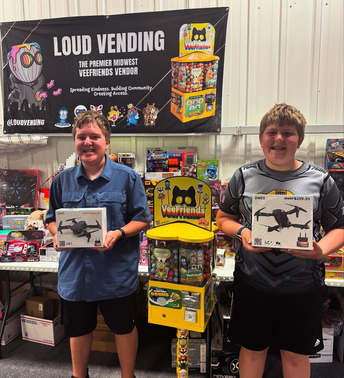 These brothers are winners!! They found @veefriends Minis with special gold star stickers, here in town. They now claimed a very fun prize for each, 2 brand new drones! Wow!
Congrats boys!
Lots of gold stars left to find!! Lots of prizes to win!!
#VFMinis #Veefriends #goldstars