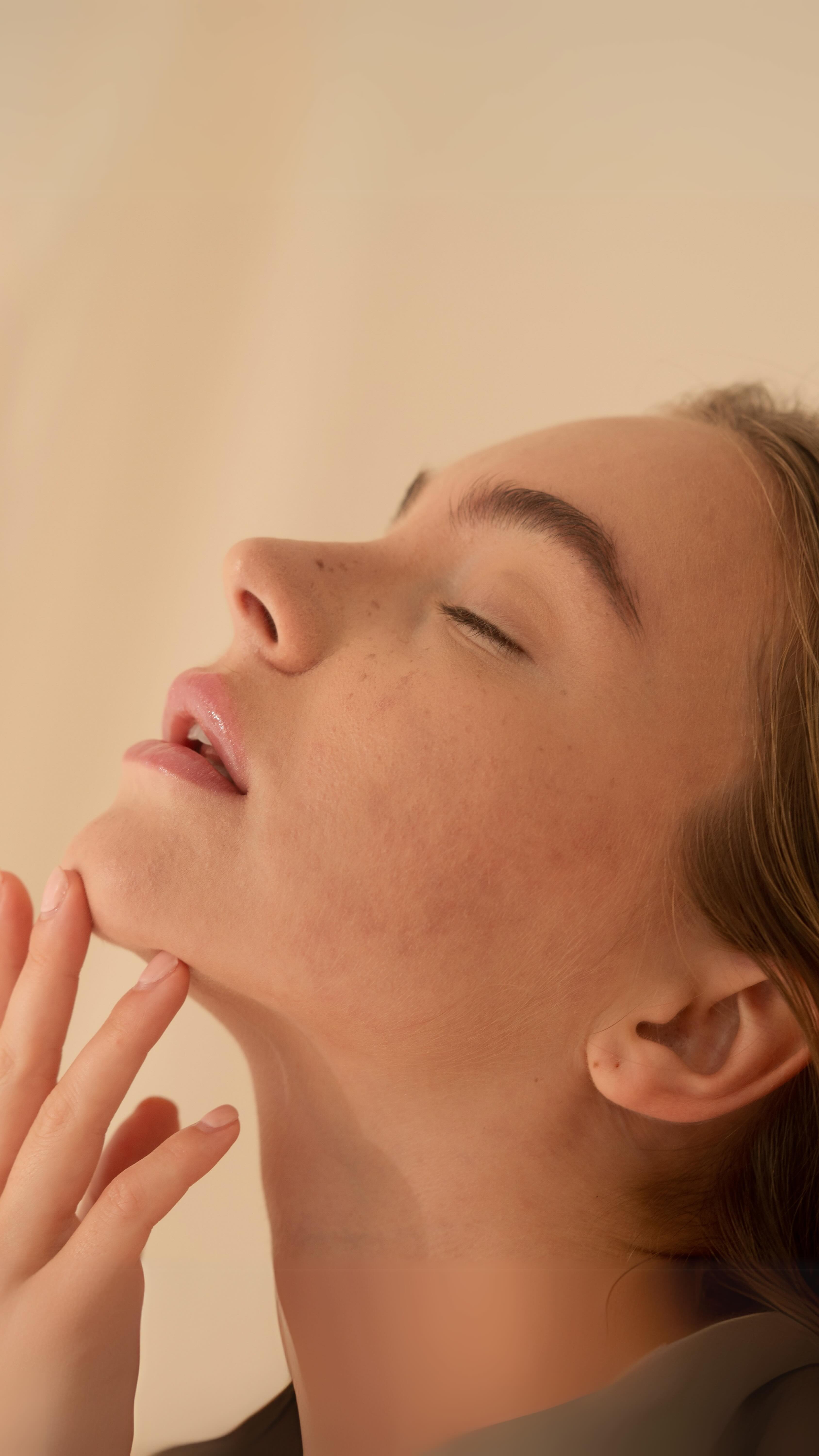 🌟 Porque sabemos que te lo mereces, lanzamos este sorteo pensado en tu piel, tu calma y tu bienestar.
🤍 Gana 1 sesión de Thermal Spa Intensive (45 min)
Un tratamiento que limpia en profundidad, descongestiona y revitaliza tu piel.
Ideal para soltar el estrés, respirar hondo… y volver a ti.
✨ ¿Quieres participar?
1️⃣ Dale like a esta publicación y síguenos en Instagram y Facebook
2️⃣ Etiqueta a dos personas que también necesiten un momento así
3️⃣ Comparte este post en tus historias y menciónanos para tener más oportunidades
📅 Anunciaremos a la persona ganadora el miércoles 2/07/2025 en nuestras historias
🌿 45 minutos que pueden cambiar tu semana.
Empieza por ti.
📍 Sesión válida en nuestras sede de Barcelona
.
.
.
.
.
.
.
.
.
#SorteoBienestar #MomentoParaTi #ThermalSpa #BoutiqueSpaCosmetics #SpaBarcelona #SpaMadrid #GlowDesdeDentro #CuidadoDeLaPiel #gratiae #barcelona #skintreatments #skincare