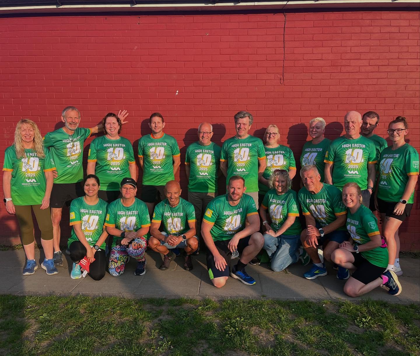 A big shout out to the blue army who were once again out in force last weekend.
Amanda, Daniel and Brian took part in half marathons in St Albans and Southend, and we had a huge turnout at the ever popular High Easter 10k.
A massive well done has to go to Gina who took part in the Blenheim Palace Weekend Warrior event. Gina completed five - yes five! sprint triathlons over the course of the weekend, each one consisting of a 750m swim, a 19km bike ride and a 5km run! Gina came 66th out of 139! Fantastic effort Gina! 💪💪
#instarunner #instarunning #runnersofinstagram #halfmarathon #triathlon #sprinttriathlon #blenheimpalacetriathlon #blenheimpalaceweekendwarrior #stalbanshalfmarathon #southendhalfmarathon #clubrunners #runningclub #weloverunning